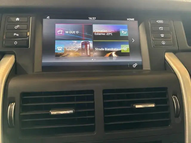 Land Rover Discovery Sport view 9