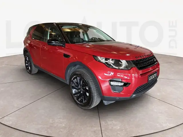 Land Rover Discovery Sport view 2