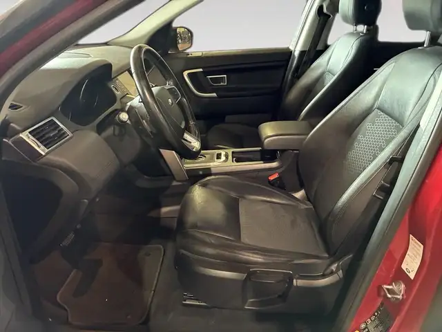 Land Rover Discovery Sport view 6