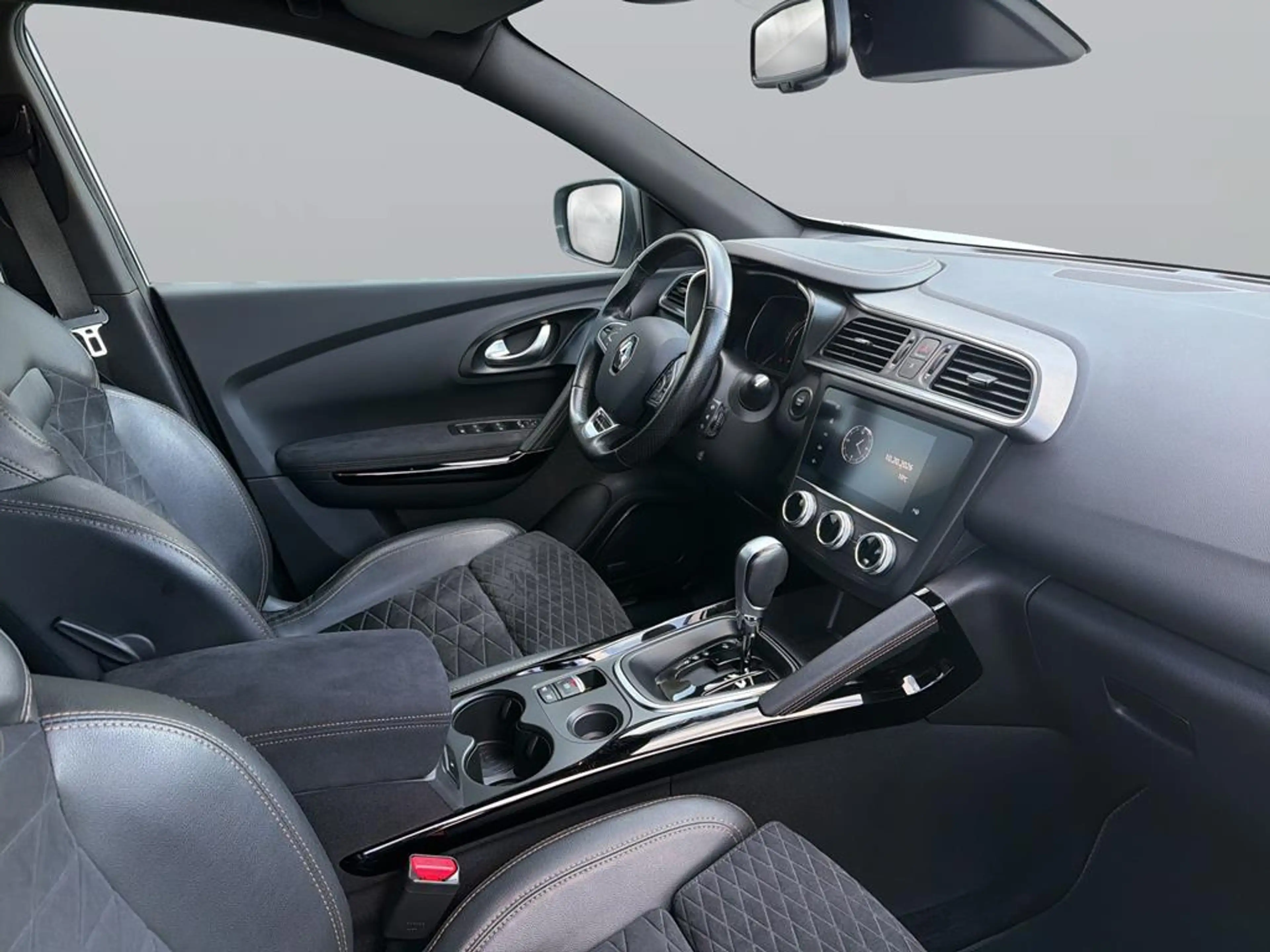 Renault Kadjar 1.3 TCe 160 Black Edition Automatik — photo 13