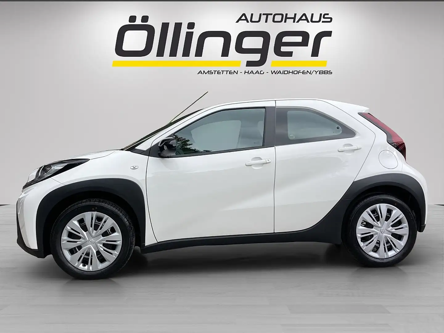 Toyota Aygo X 1,0 VVT-i Play Weiß - 2