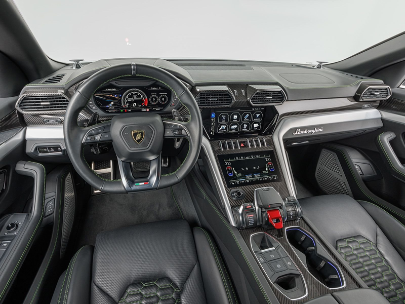 Lamborghini Urus — photo 7