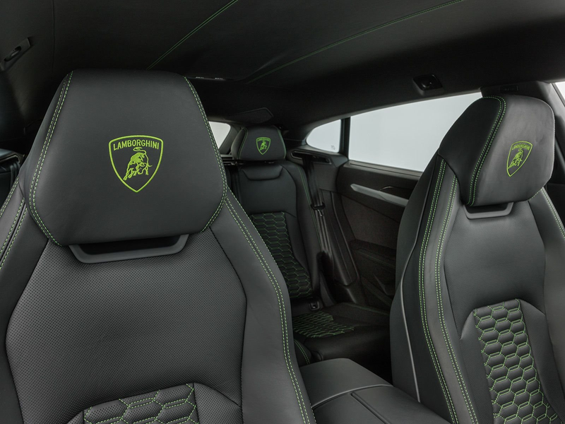 Lamborghini Urus — photo 12