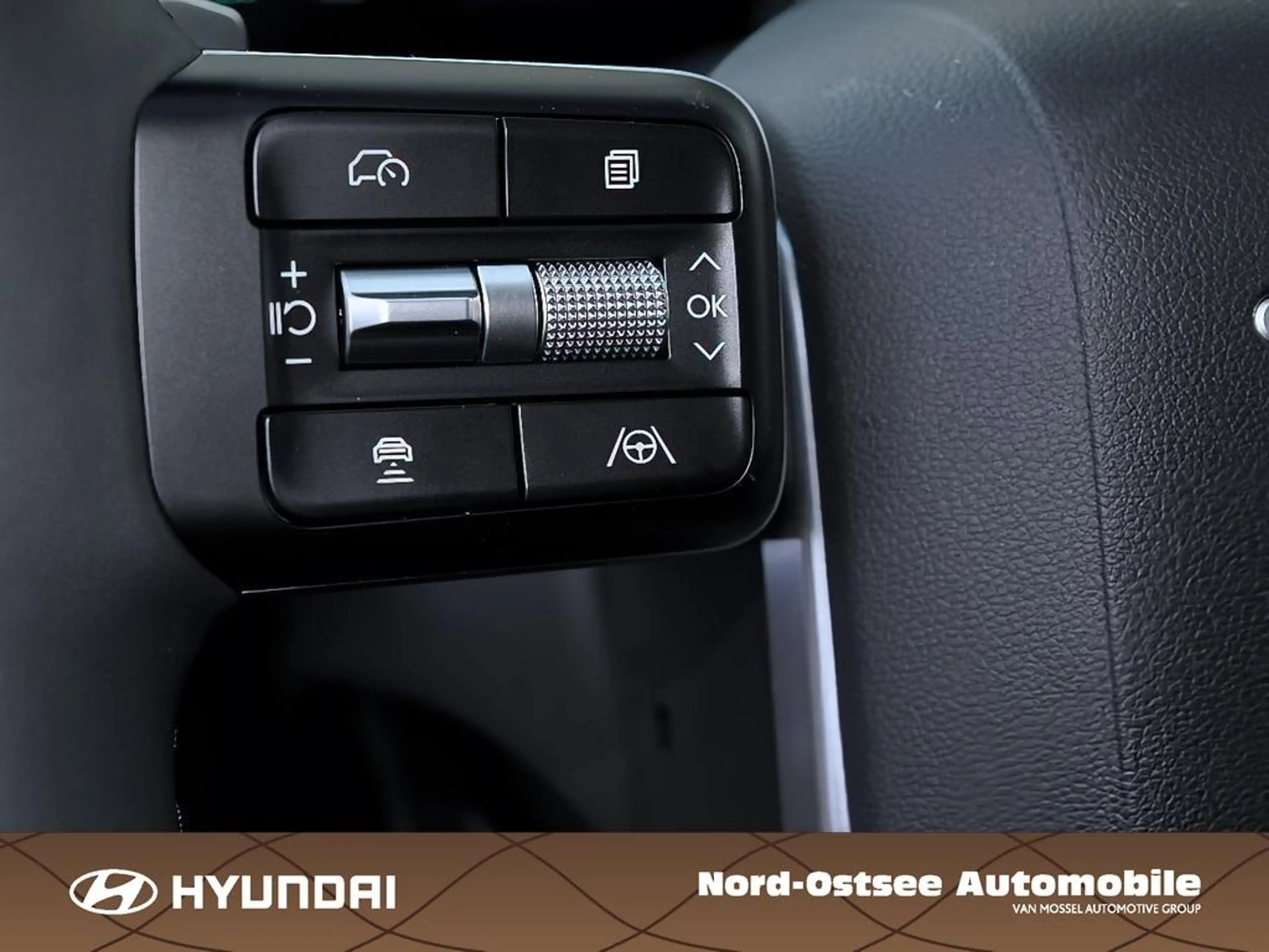 Hyundai SANTA FE HEV 7-Sitzer Blackline 2xKlima 360 ACC — photo 7