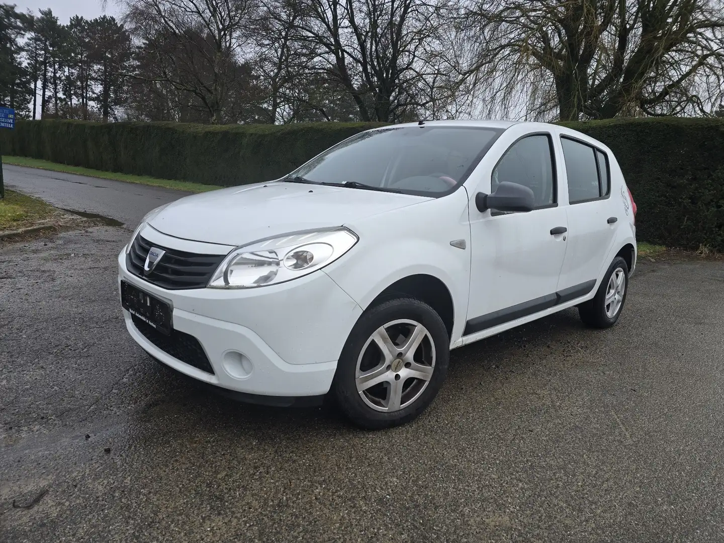 Dacia Sandero 1.2i vente !!!marchand ou export !!! Blanc - 1