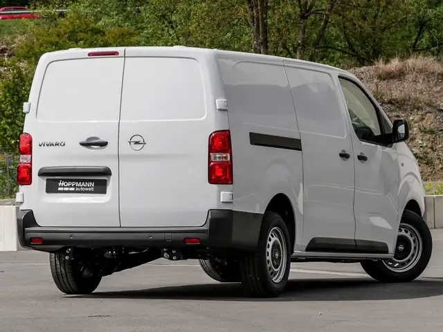 Opel Vivaro view 2