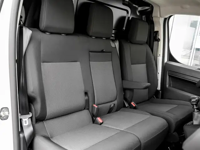 Opel Vivaro view 4