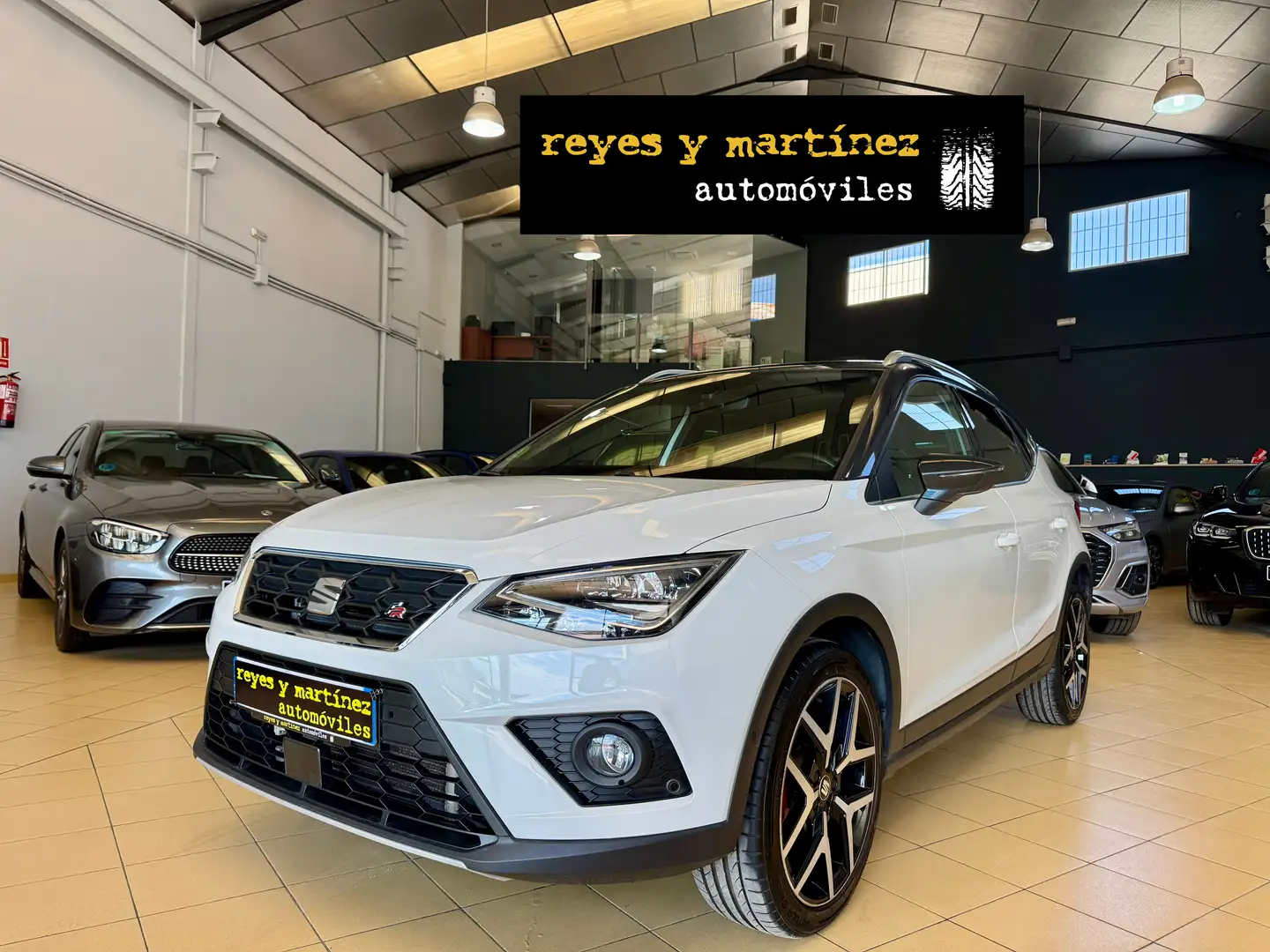 SEAT Arona 1.5 EcoTSI S&S FR 150 Blanco - 1