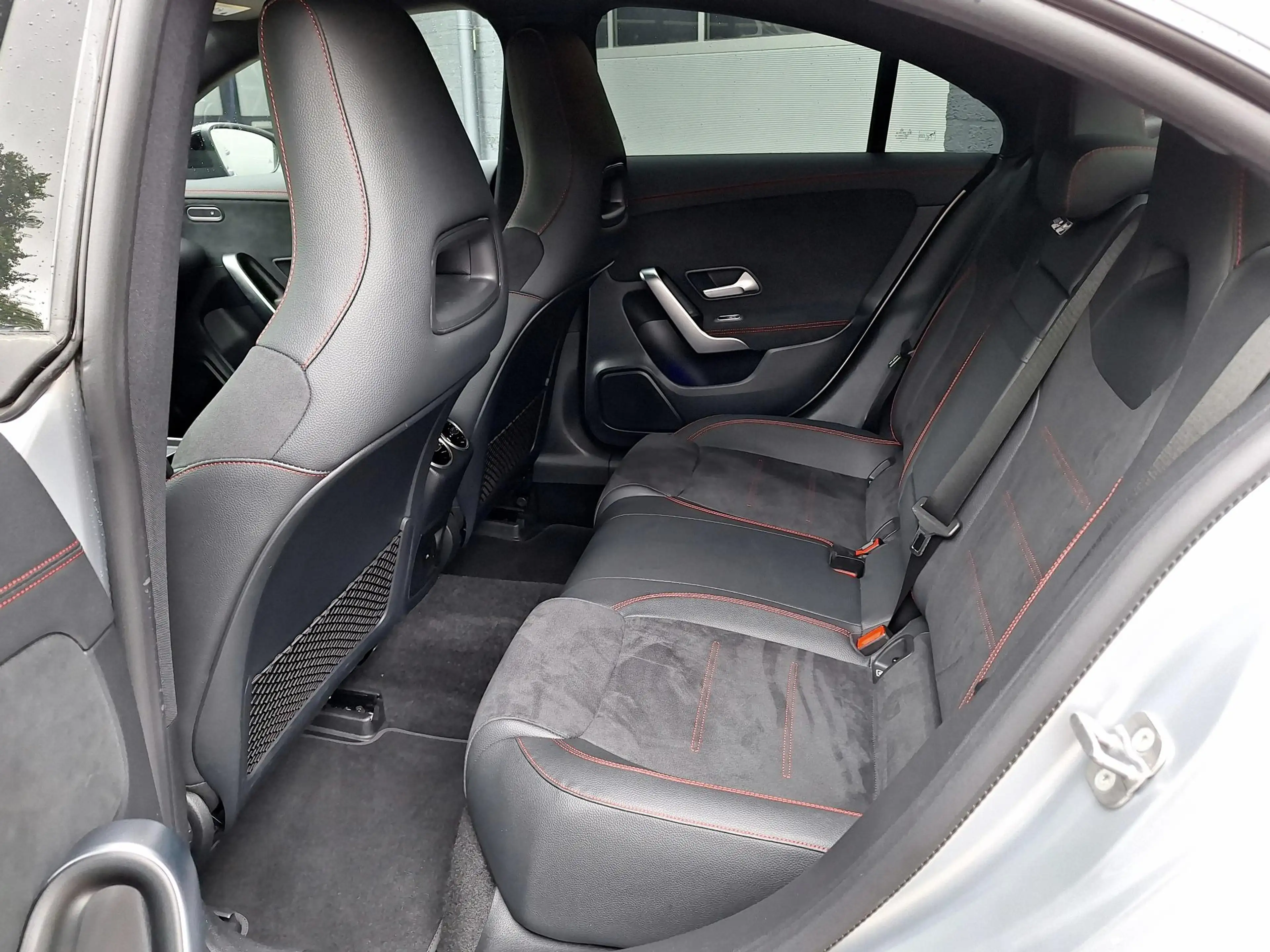 Mercedes-Benz CLA 250 e Star Edition AMG | Night Pakket | Dodehoekassist — photo 6