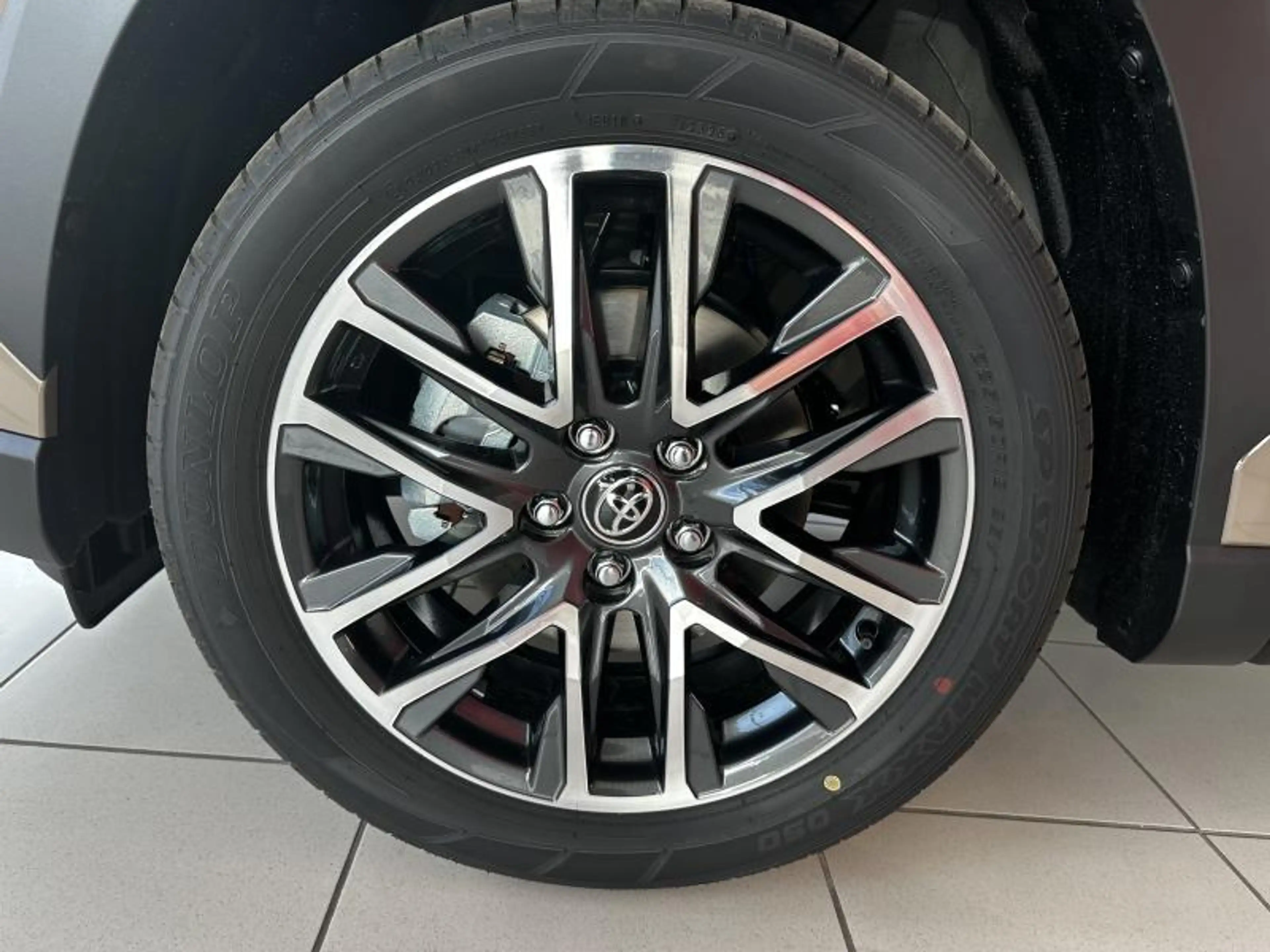 Toyota Corolla Cross Style — photo 8