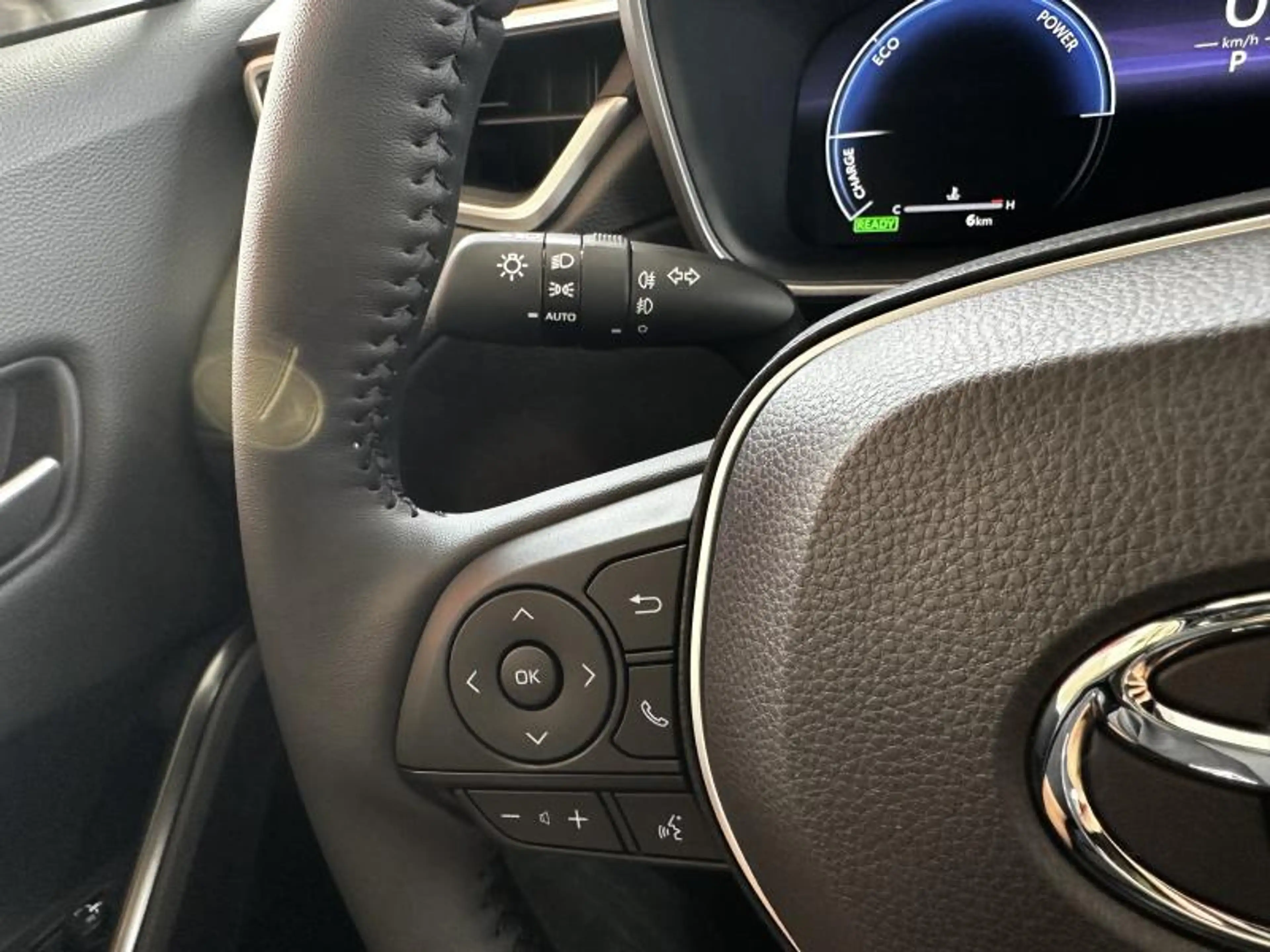 Toyota Corolla Cross Style — photo 15