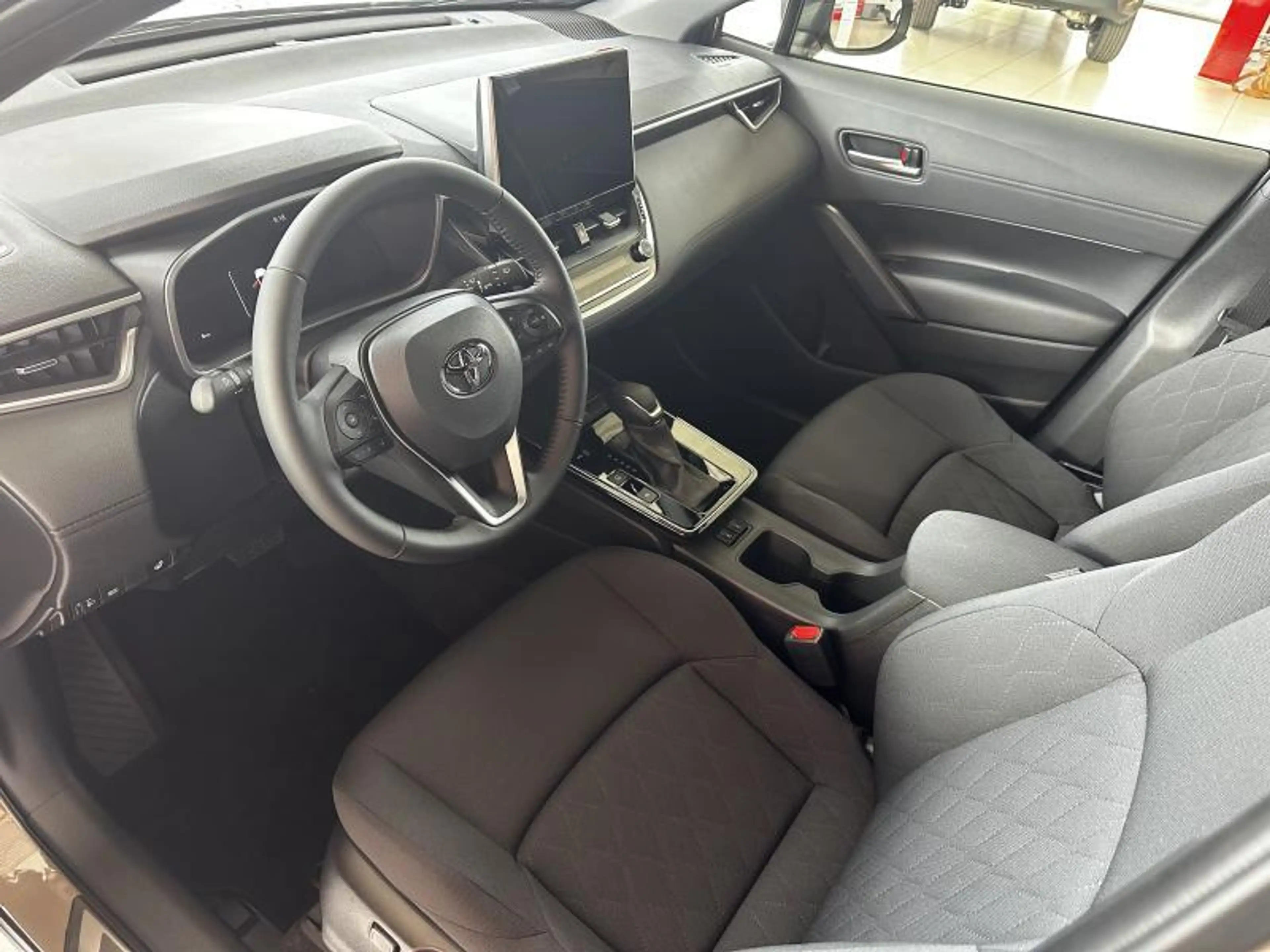 Toyota Corolla Cross Style — photo 12