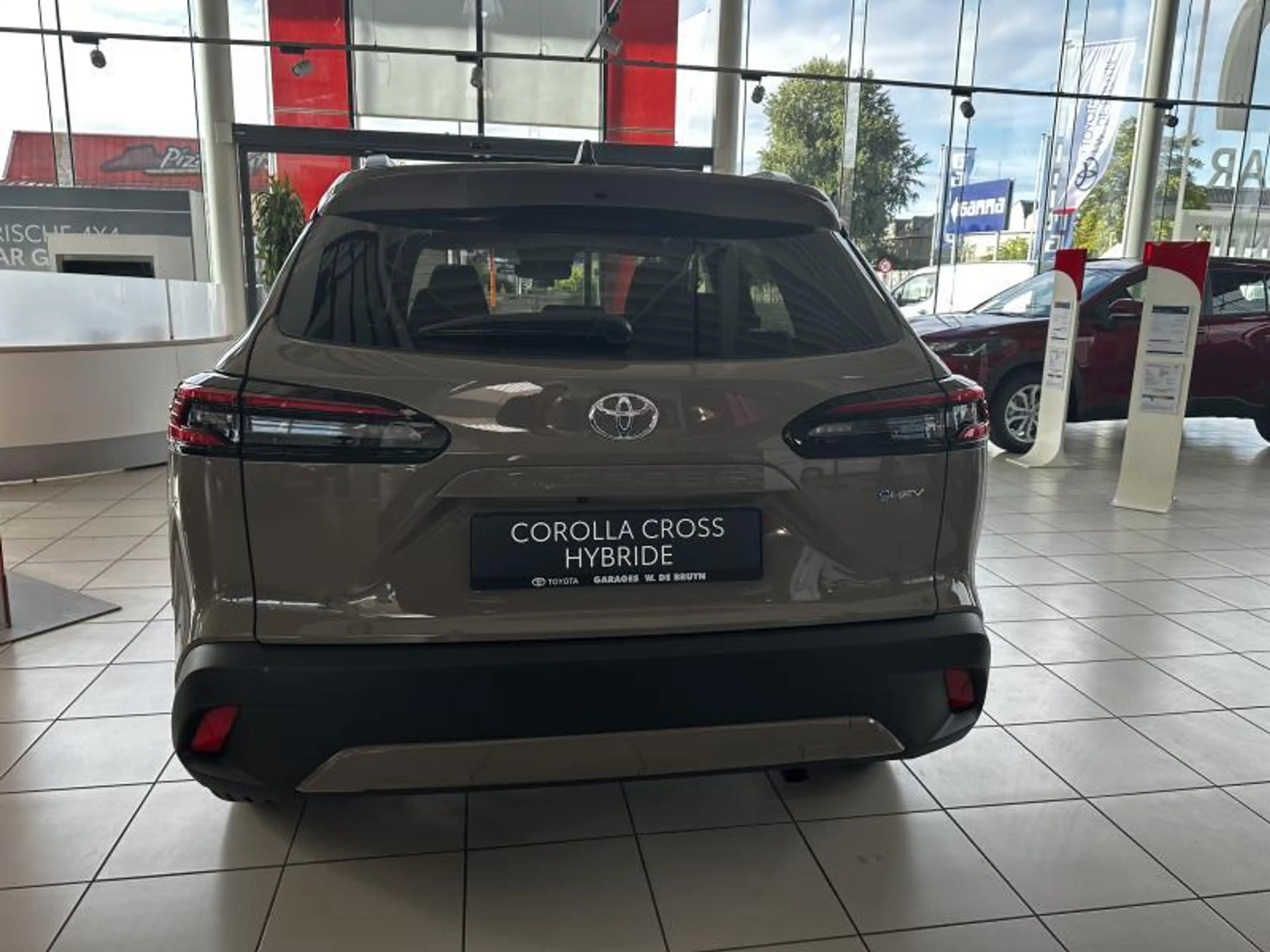 Toyota Corolla Cross Style — photo 5