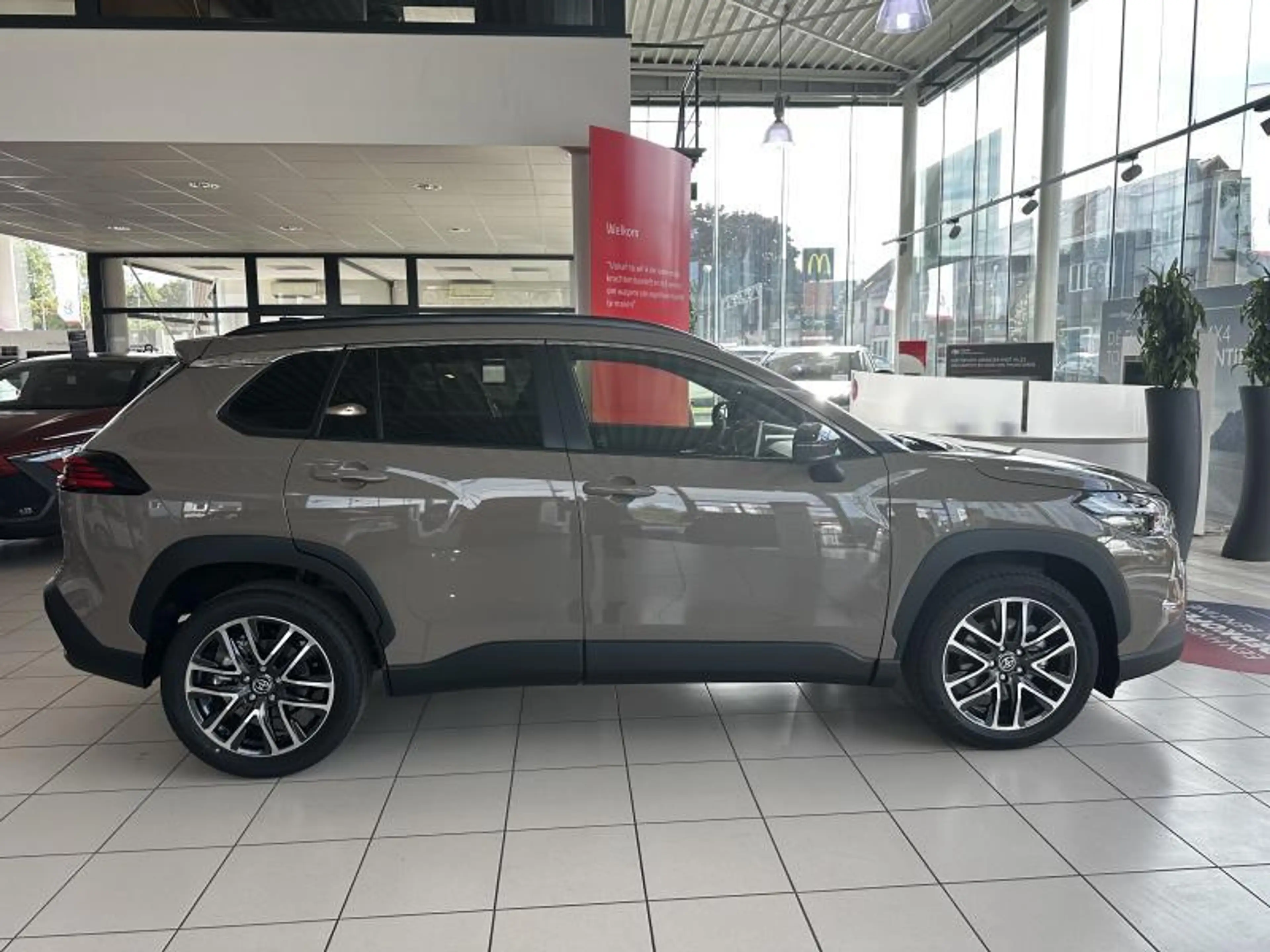 Toyota Corolla Cross Style — photo 7