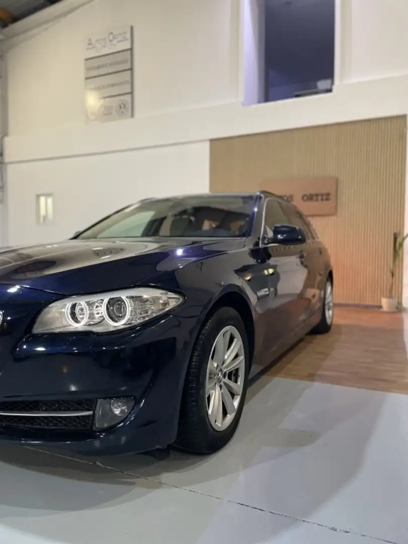 BMW 520 520d Touring Essential Edition Bleu - 2