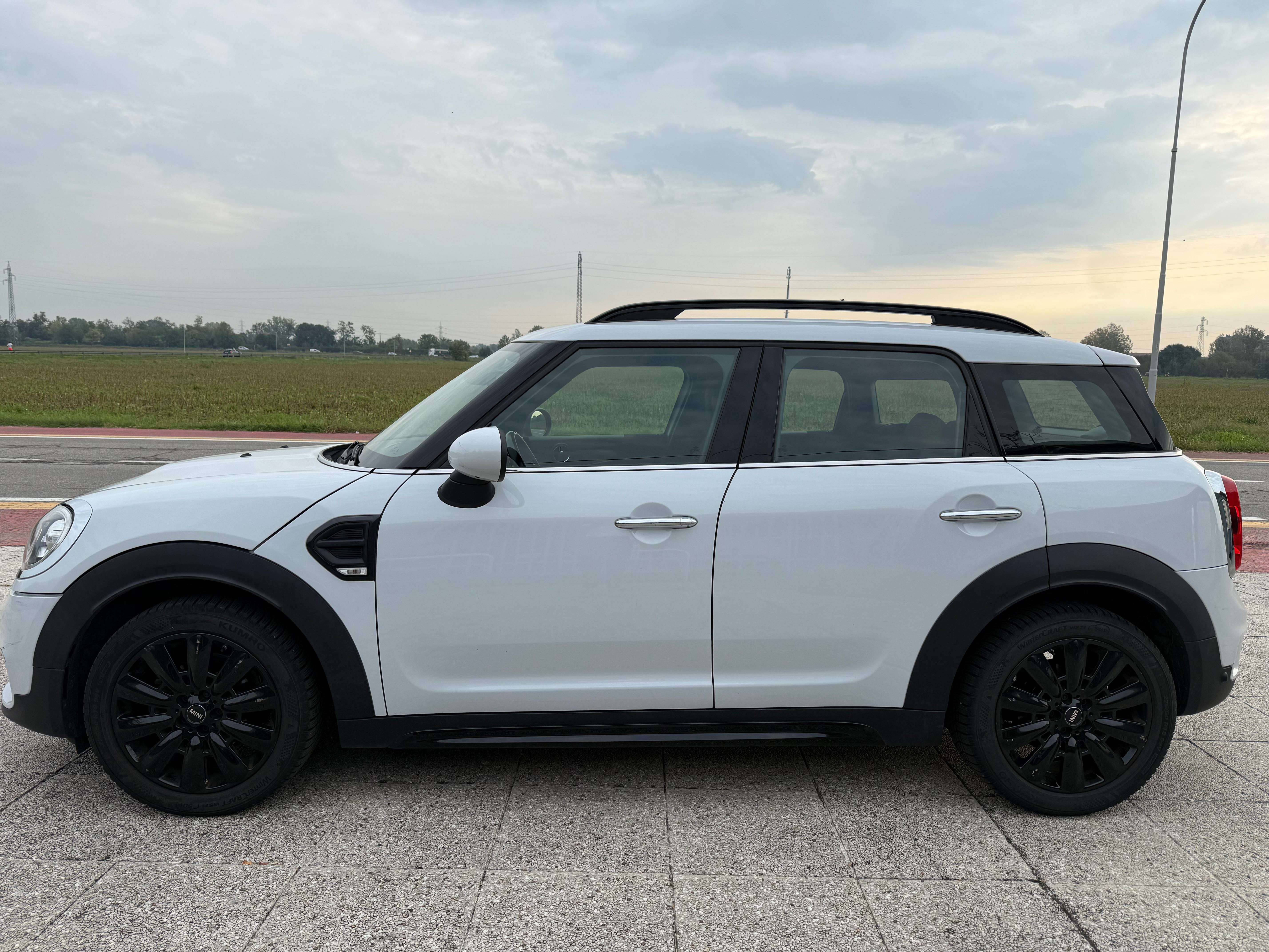 MINI One Countryman