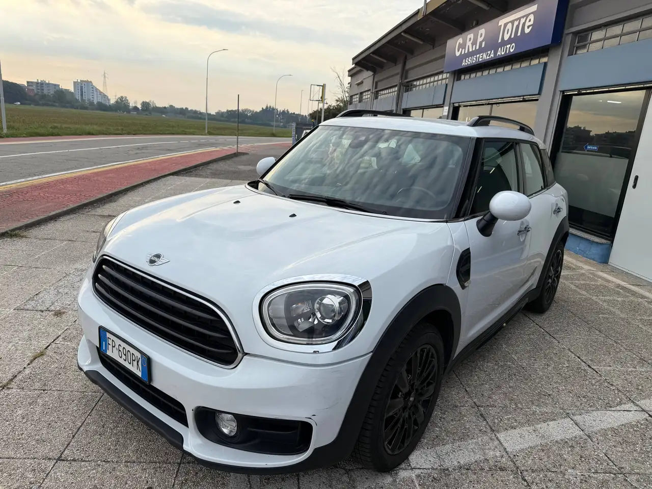 MINI One Countryman