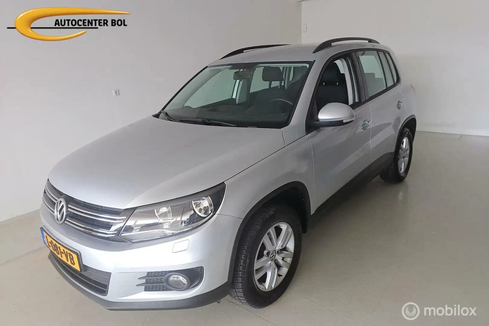 Volkswagen Tiguan 1.4 TSI Easyline Gris - 1