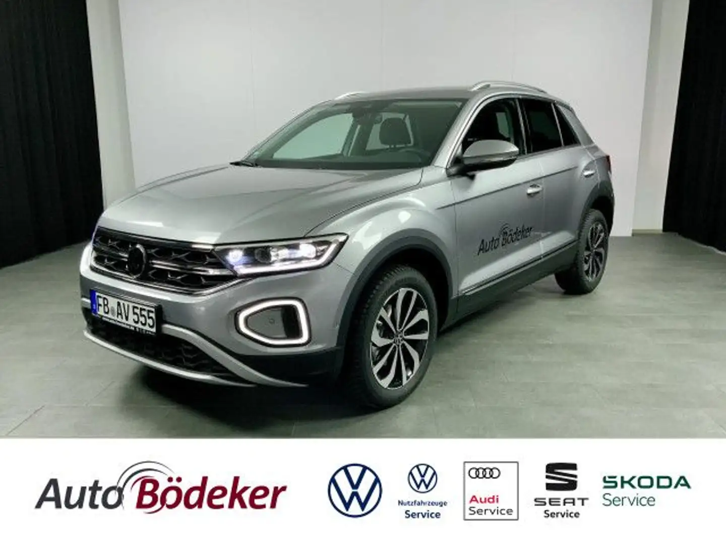 Volkswagen T-Roc 1.5 TSI DSG Style Bluetooth Navi LED Klima Silber - 1