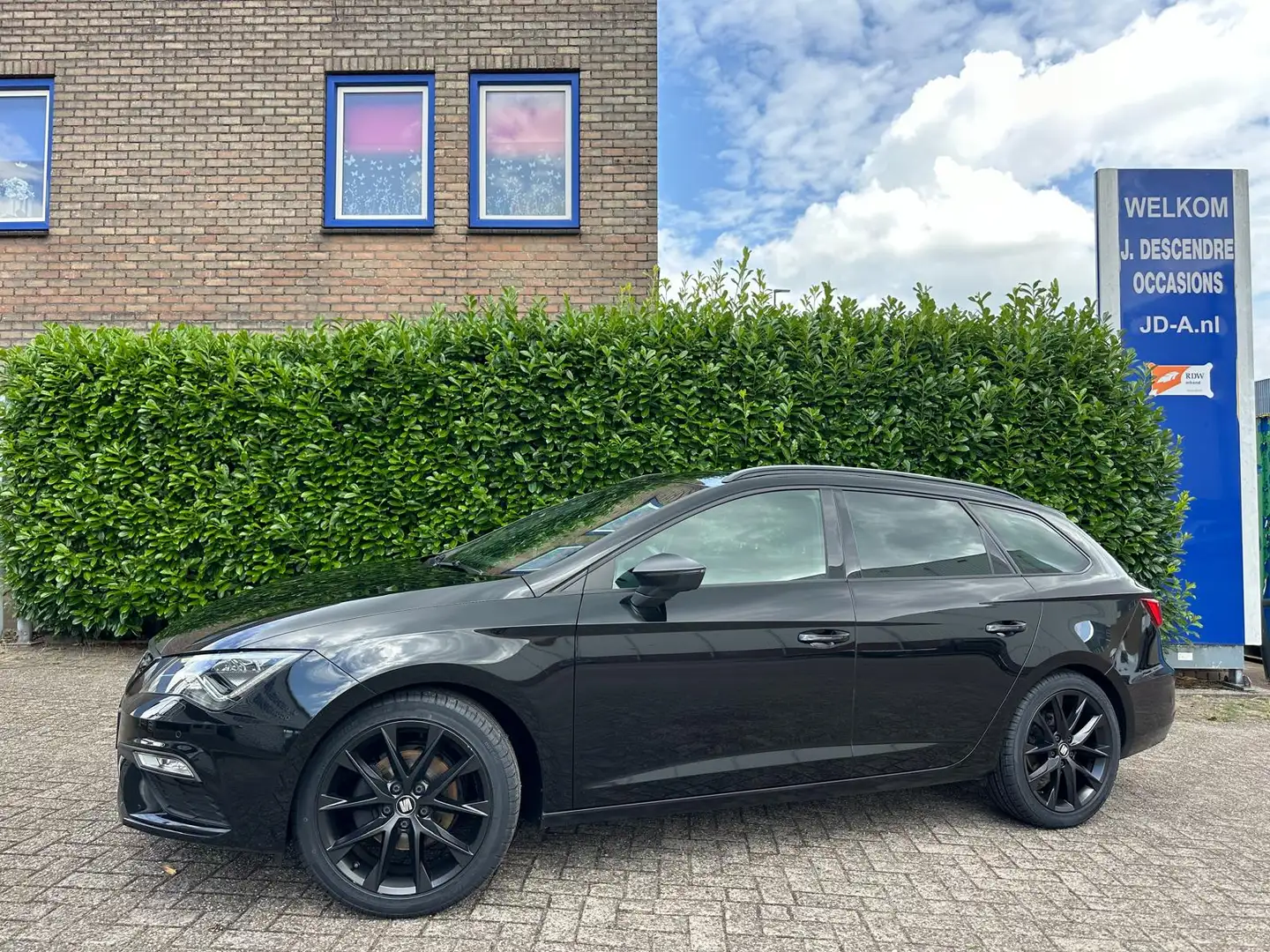SEAT Leon ST 1.5 TSI FR Climate C, Cruise C, Navigatie, Elec Nero - 1