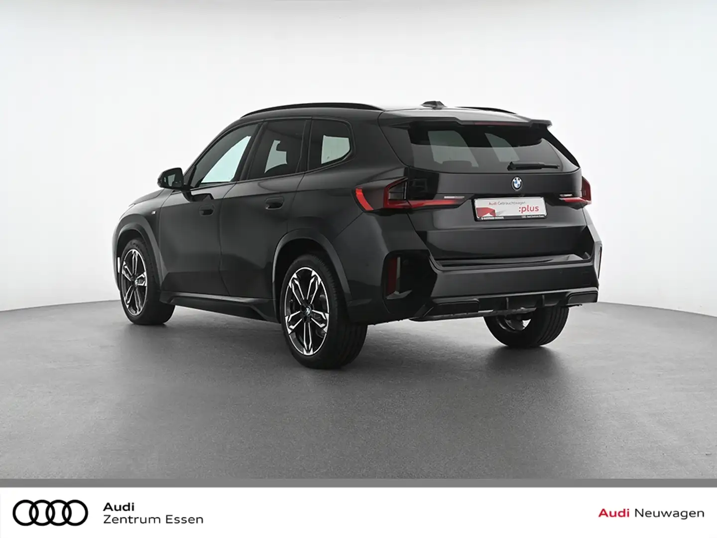 BMW X1 18 i sDrive M Sport LED PANO NAV SHZ PDC   MUFU Schwarz - 2