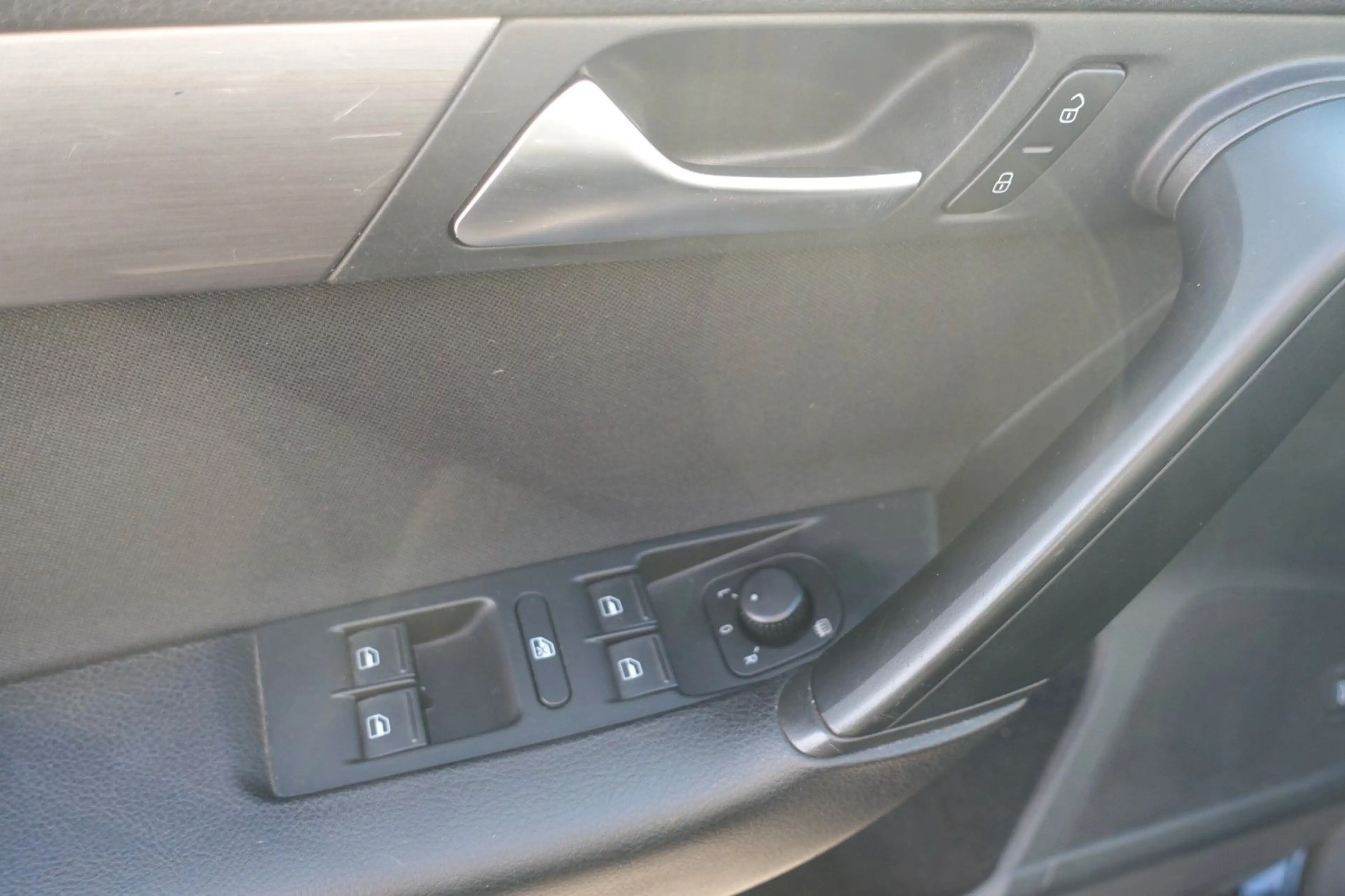 Volkswagen Passat Variant 2.0//AUTOMATIK//AHK//SHZ//KLIMA// — photo 8