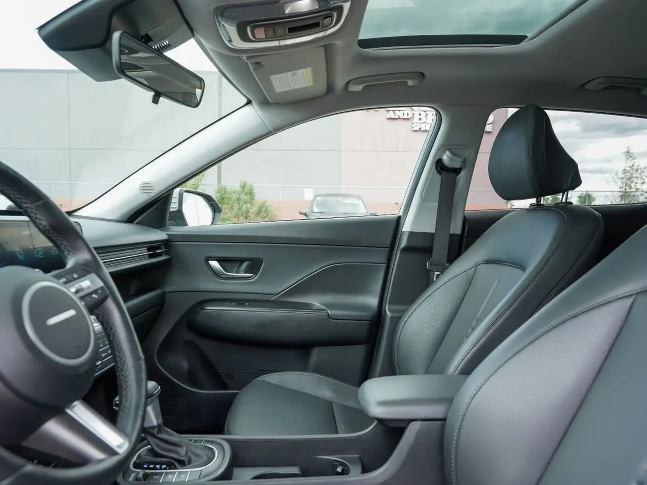Hyundai KONA снимка Hyundai KONA
