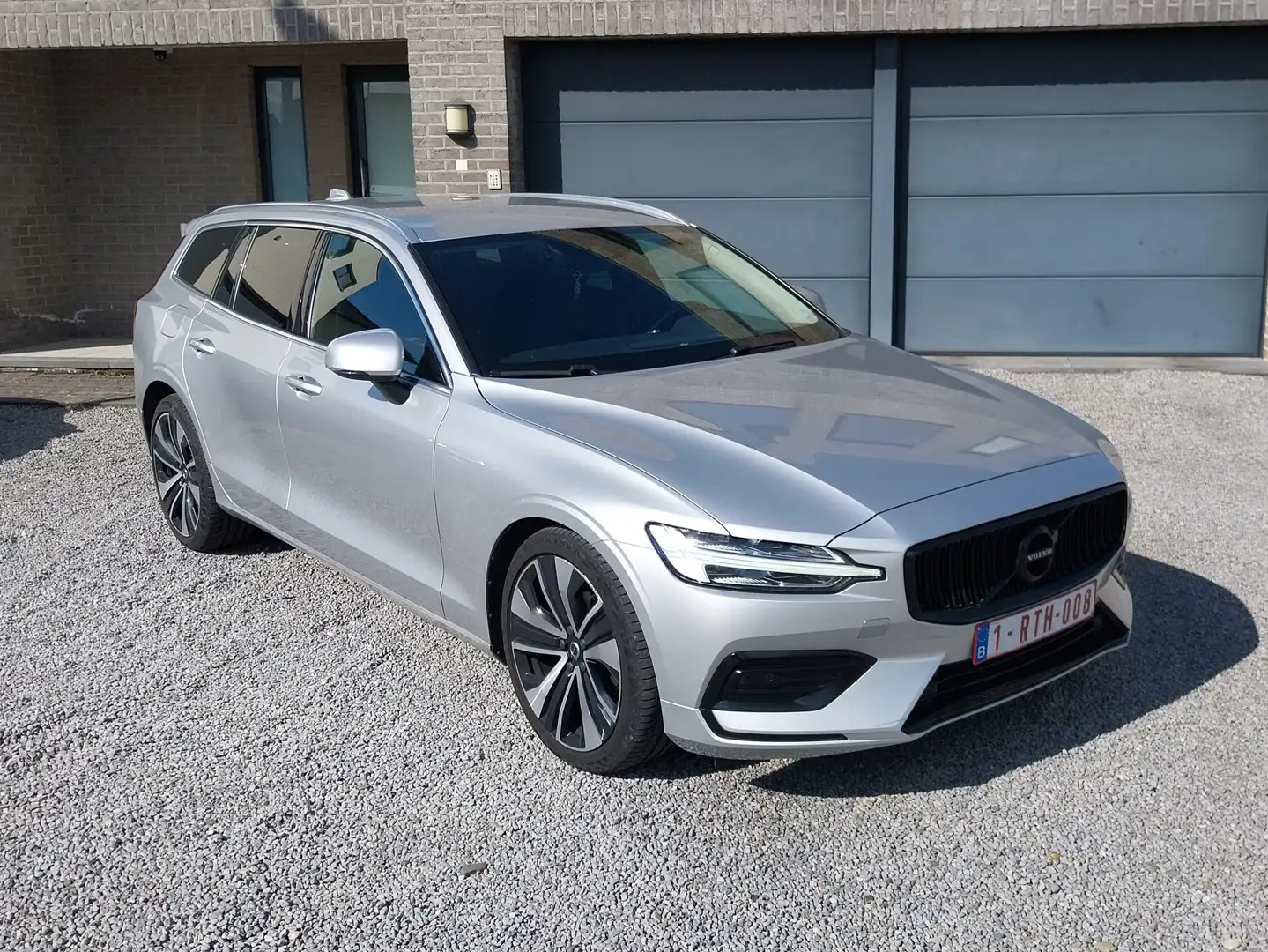 Volvo V60 V60 D3 Geartronic Momentum Pro Argent - 1