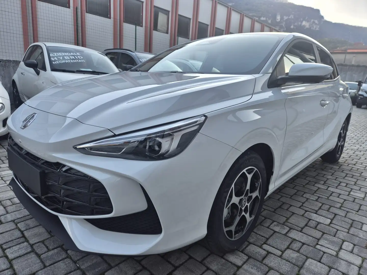 MG MG3 MG3 1.5 hybrid+ Luxury 195cv Weiß - 2