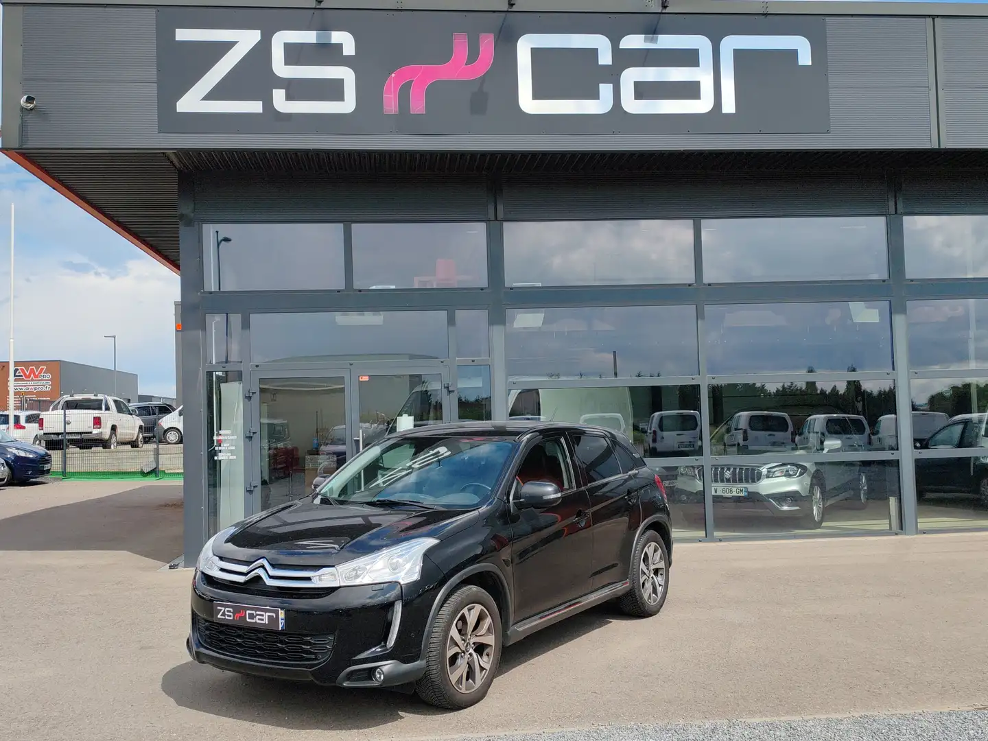Citroen C4 Aircross C4 Aircross HDi 115 Exclusive 4x4 Černá - 1