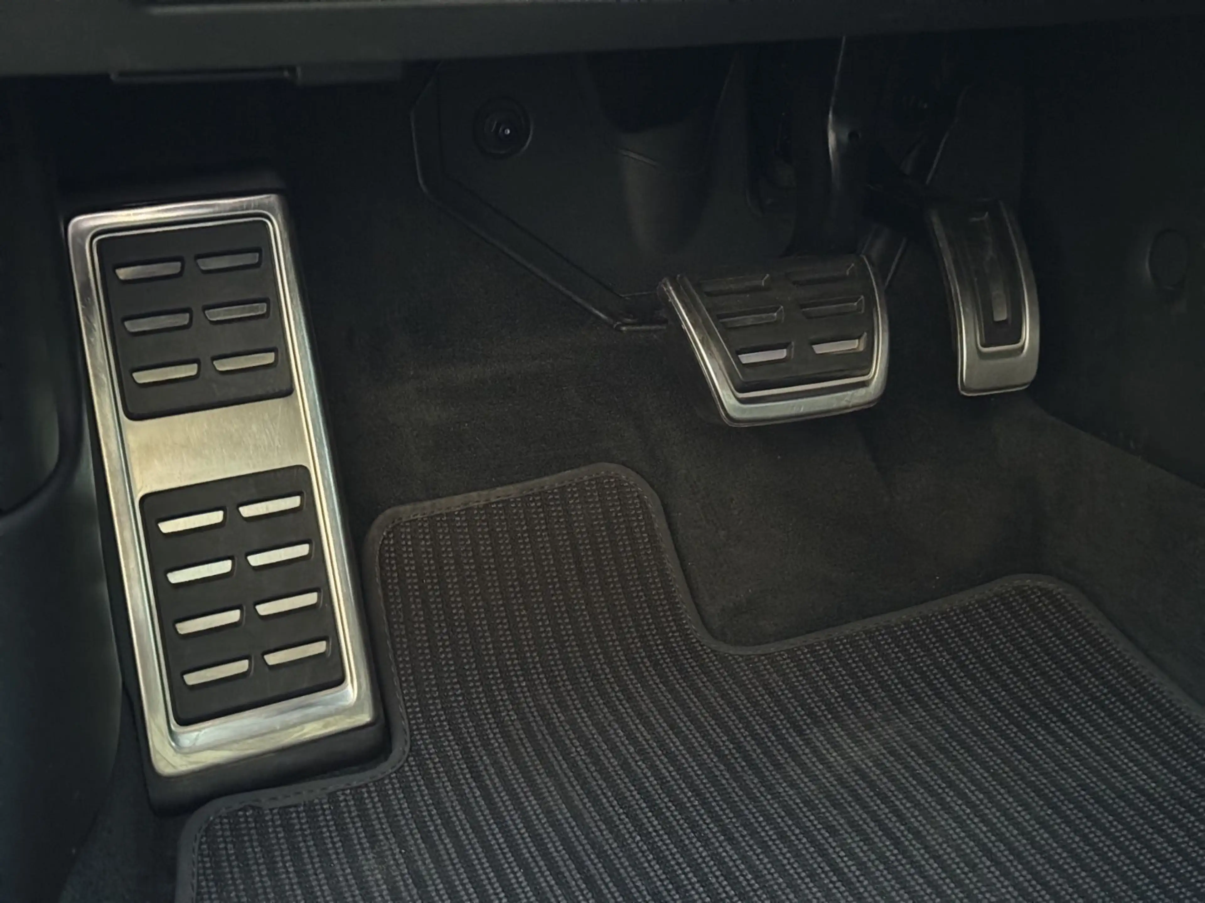 Audi TTS 2.0 TFSI Quattro Virtuell Navi LED Alcantar — photo 28