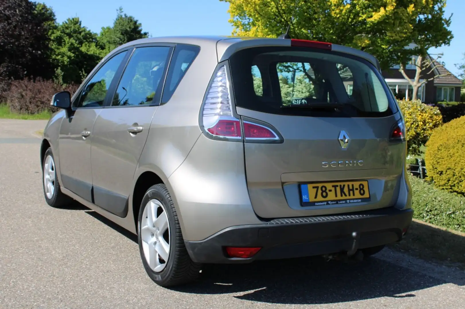 Renault Scenic 1.6 110pk Expression Airco/Cruise/Navi/Trekhaak Bruin - 2