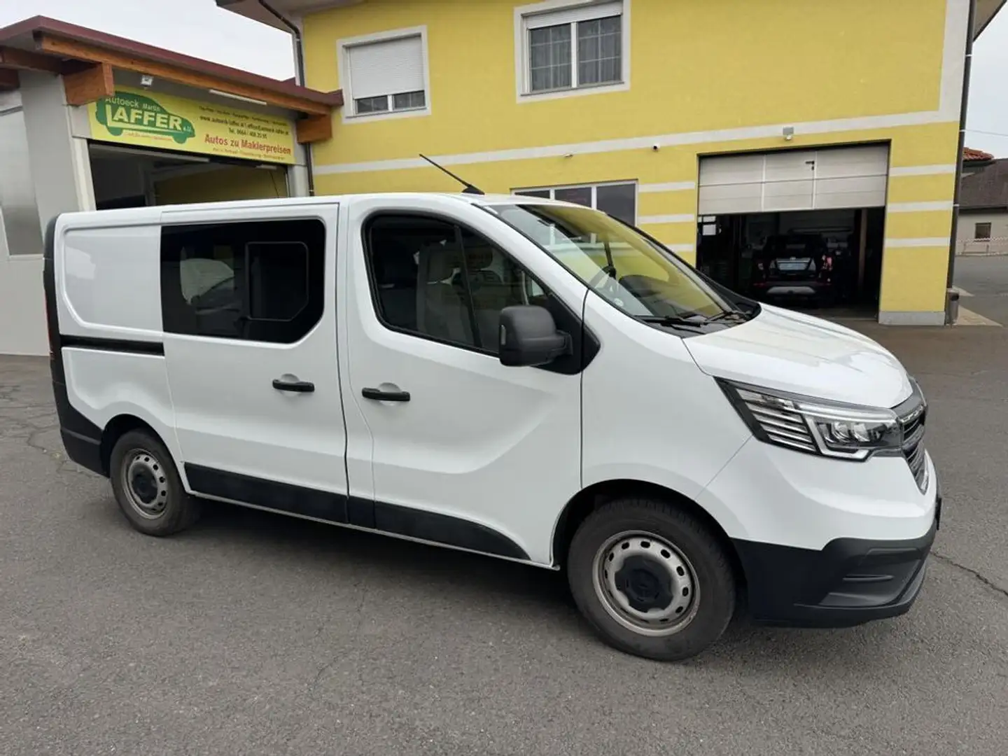 Renault Trafic 2.0 L1H1 2,8t - LED - AHK! TOP Zustand!! Weiß - 1
