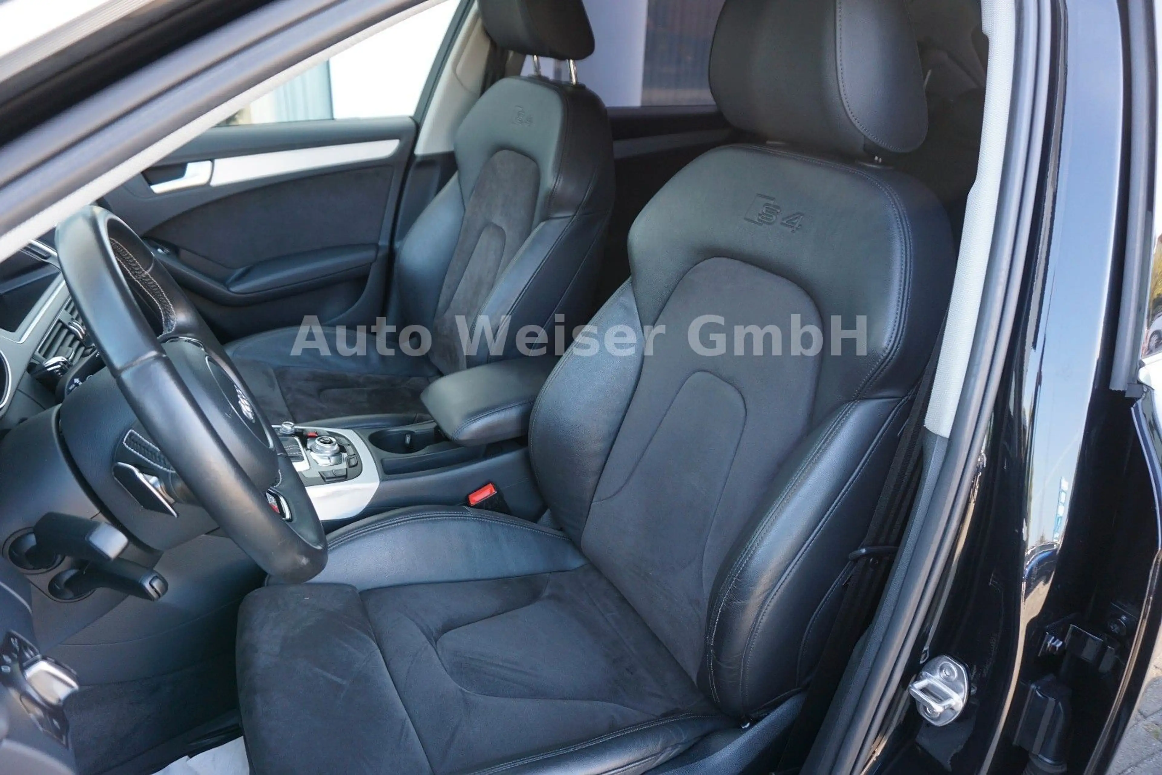 Audi S4 Avant 3.0 TFSI quattro Bi-Xenon Standheizung — photo 15