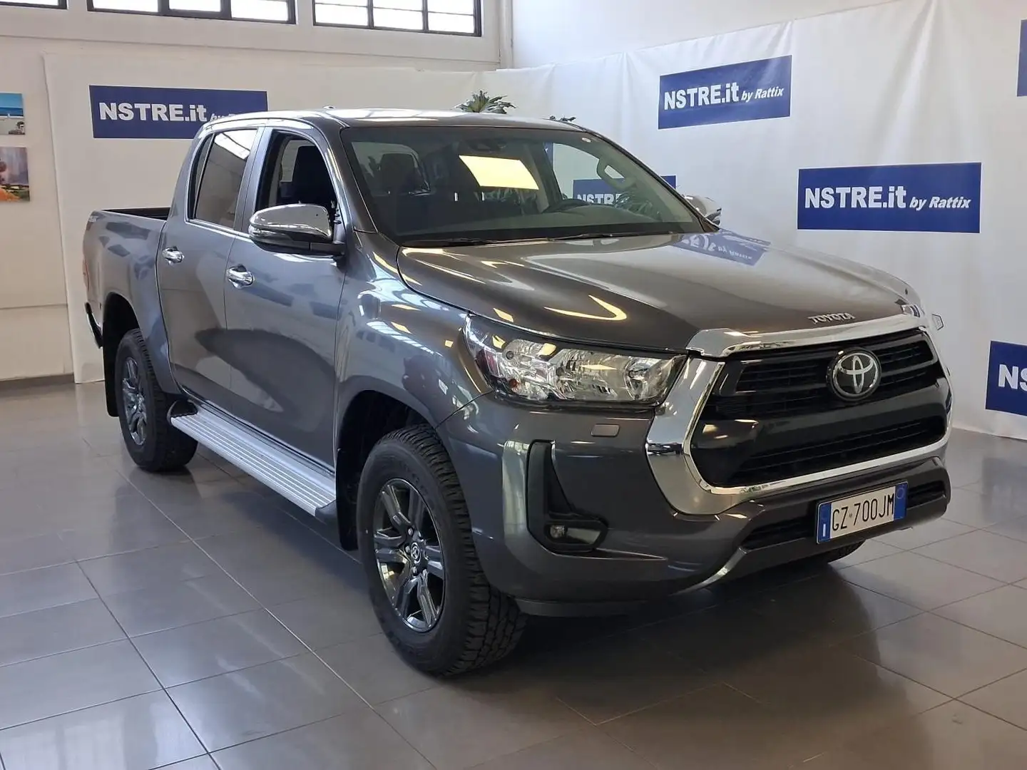 Toyota Hilux 2.4 d-4d double cab Lounge auto PREZZO+IVA Gris - 1