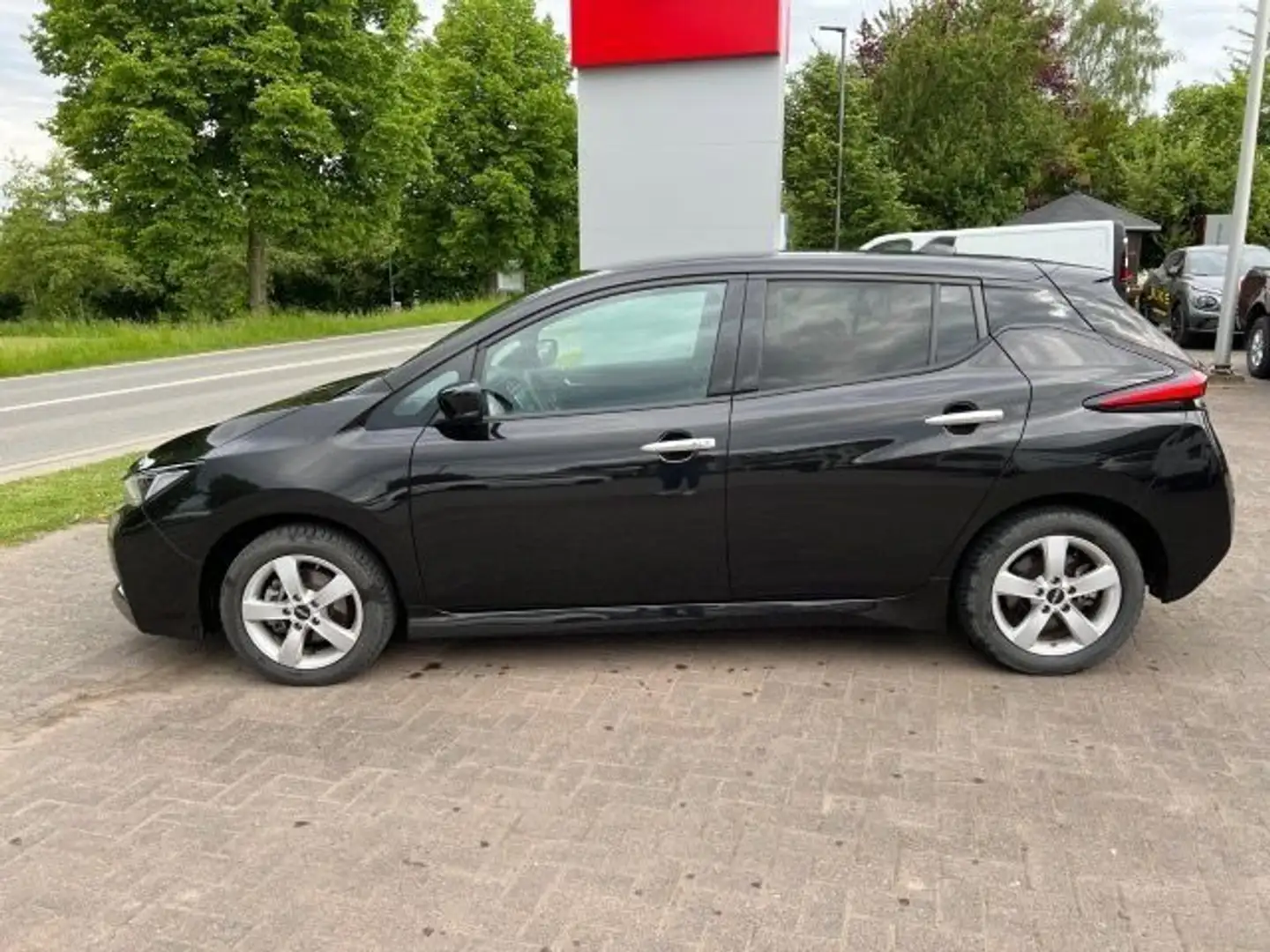 Nissan Leaf (ZE1) MY 22 TEKNA Option Black - 2