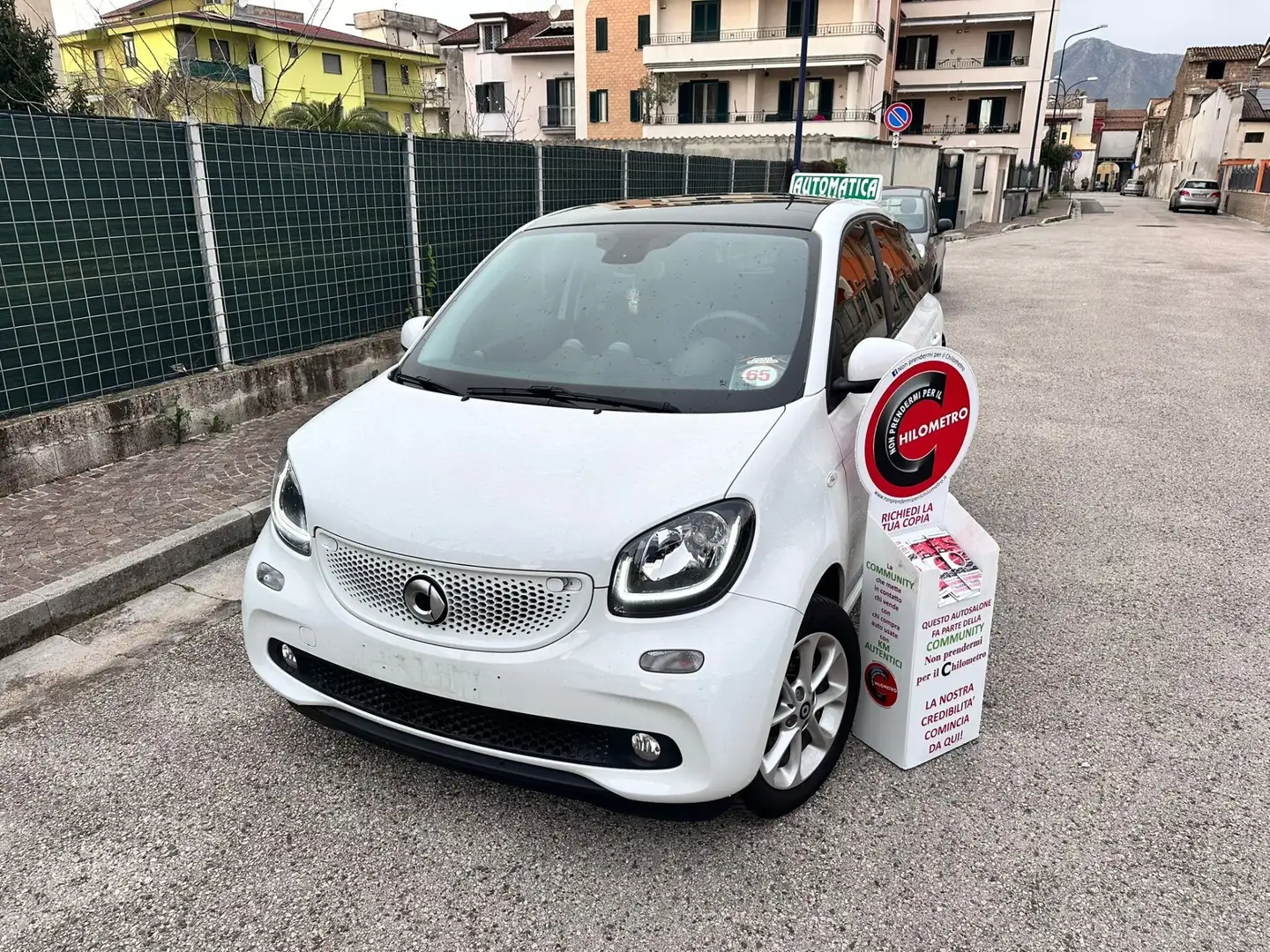 smart forFour 70 1.0 twinamic Passion 8000km Navi,Tetto,pelle Weiß - 2
