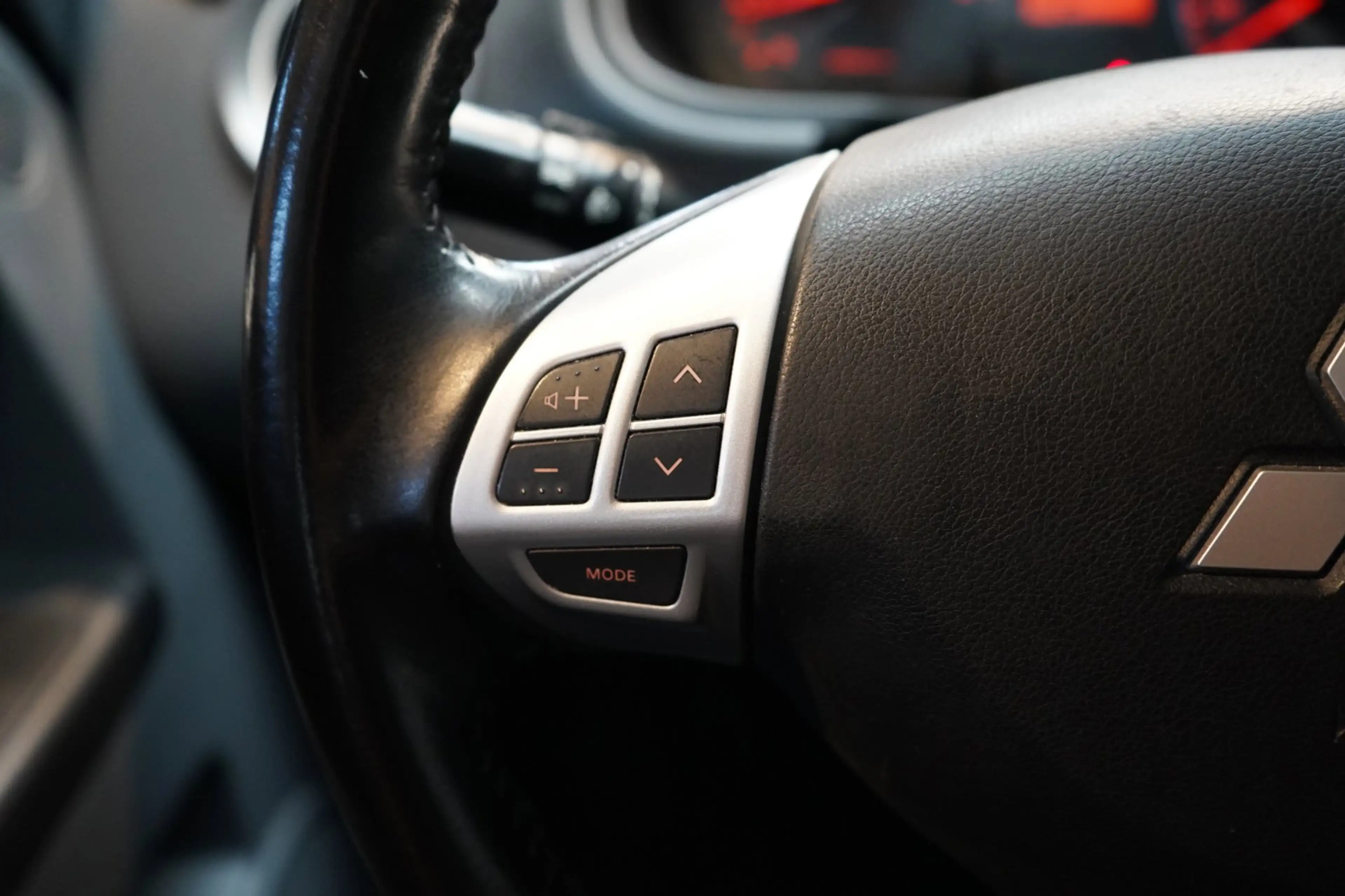 Mitsubishi Colt 1.3 Edition Two | AUTOMAAT | ACHTERUITRIJC. | NAVI — photo 21