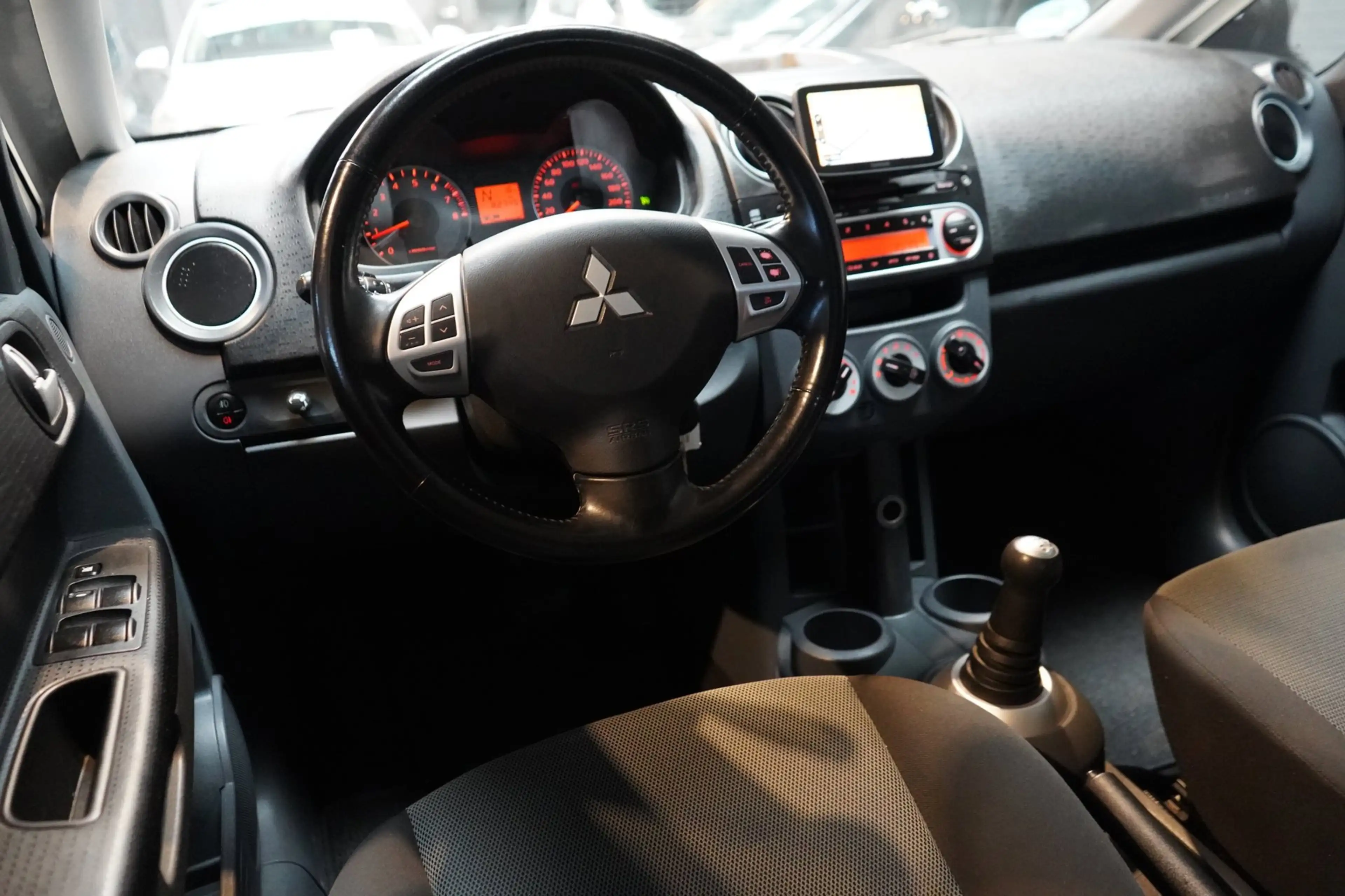 Mitsubishi Colt 1.3 Edition Two | AUTOMAAT | ACHTERUITRIJC. | NAVI — photo 15