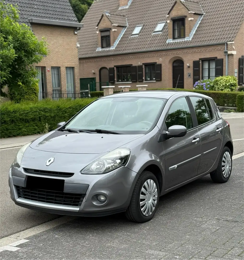 Renault Clio 1.2i Authentique - 1
