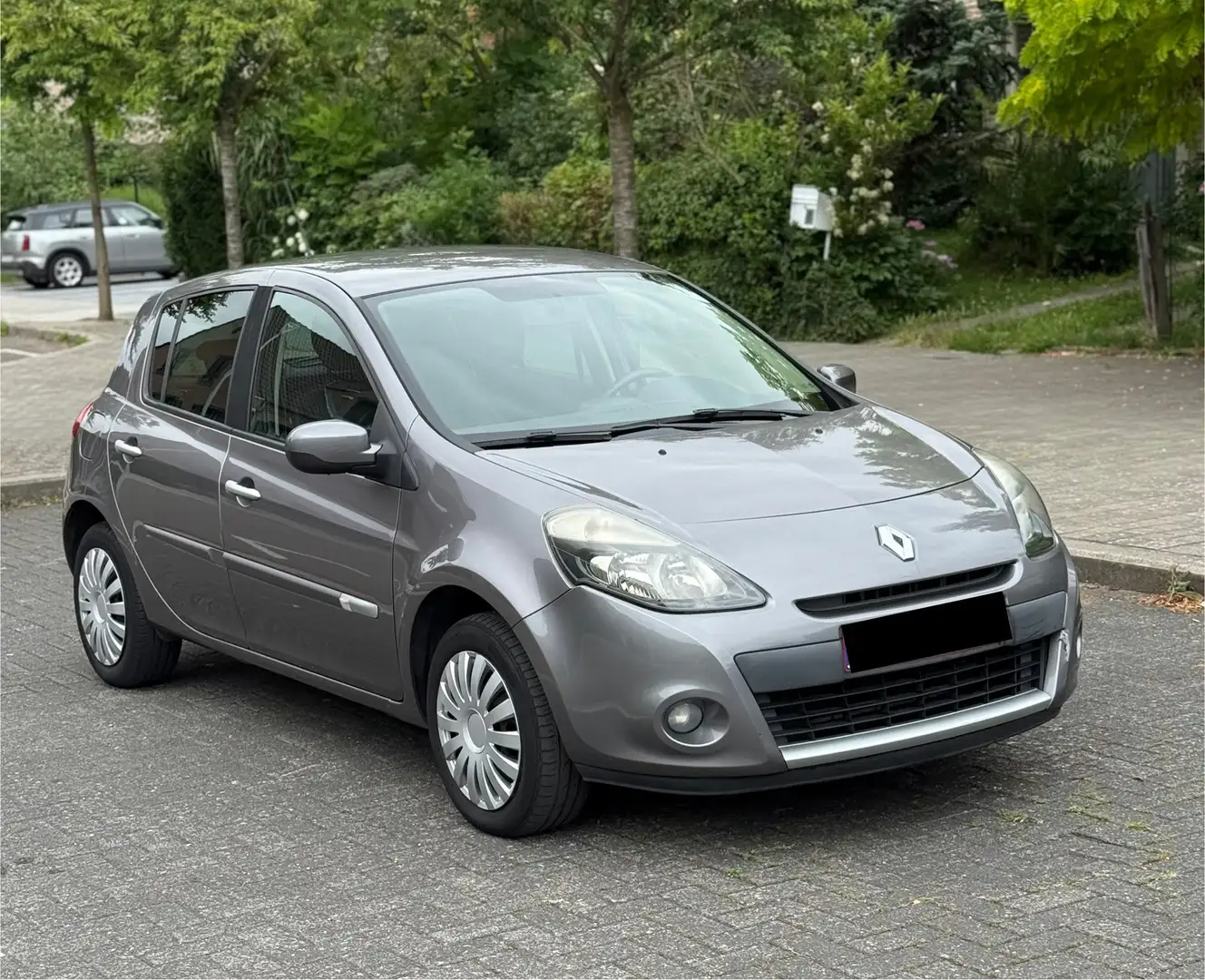 Renault Clio 1.2i Authentique - 2