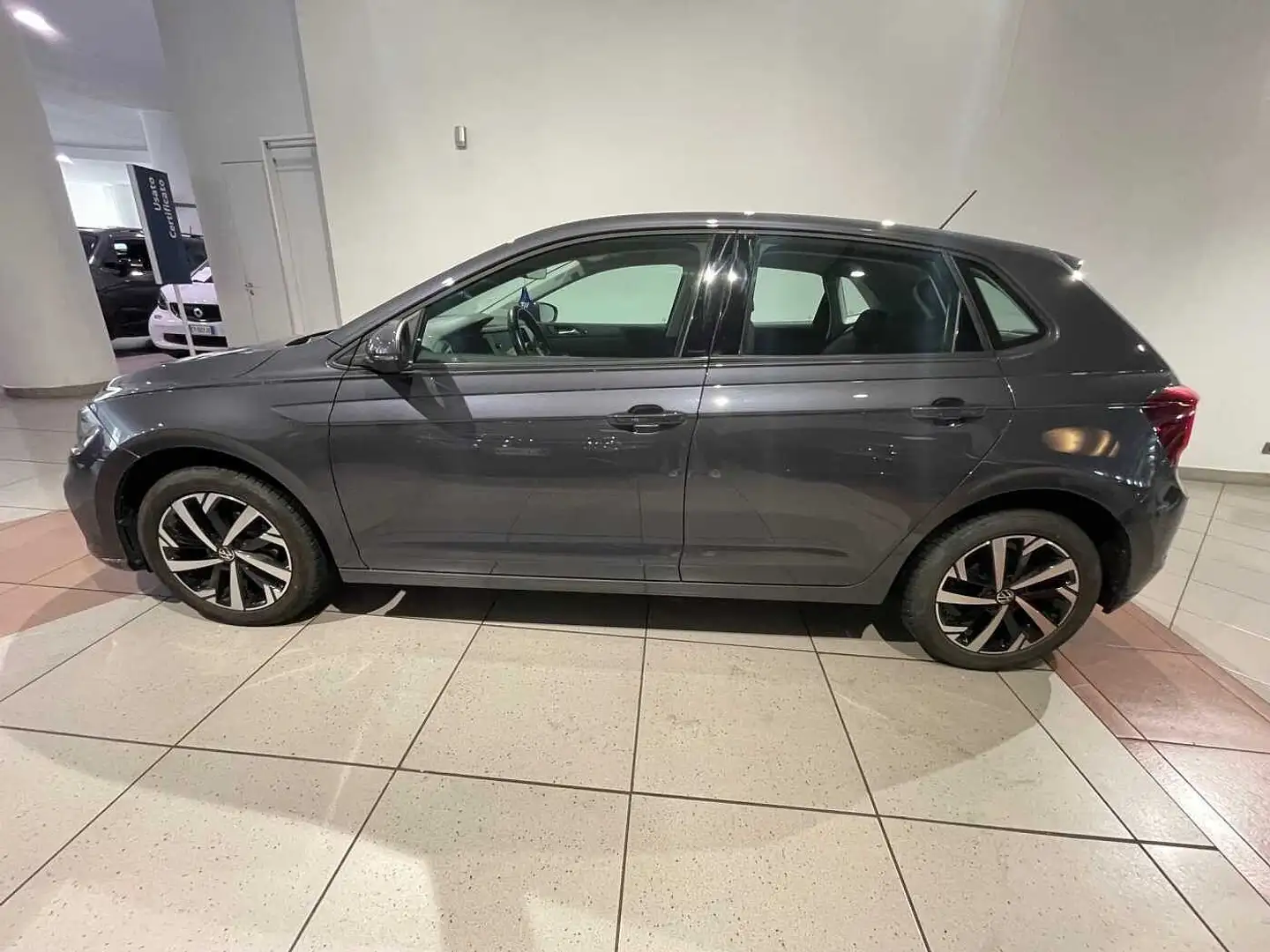 Volkswagen Polo 6ª serie 1.0 TSI Life Gris - 2