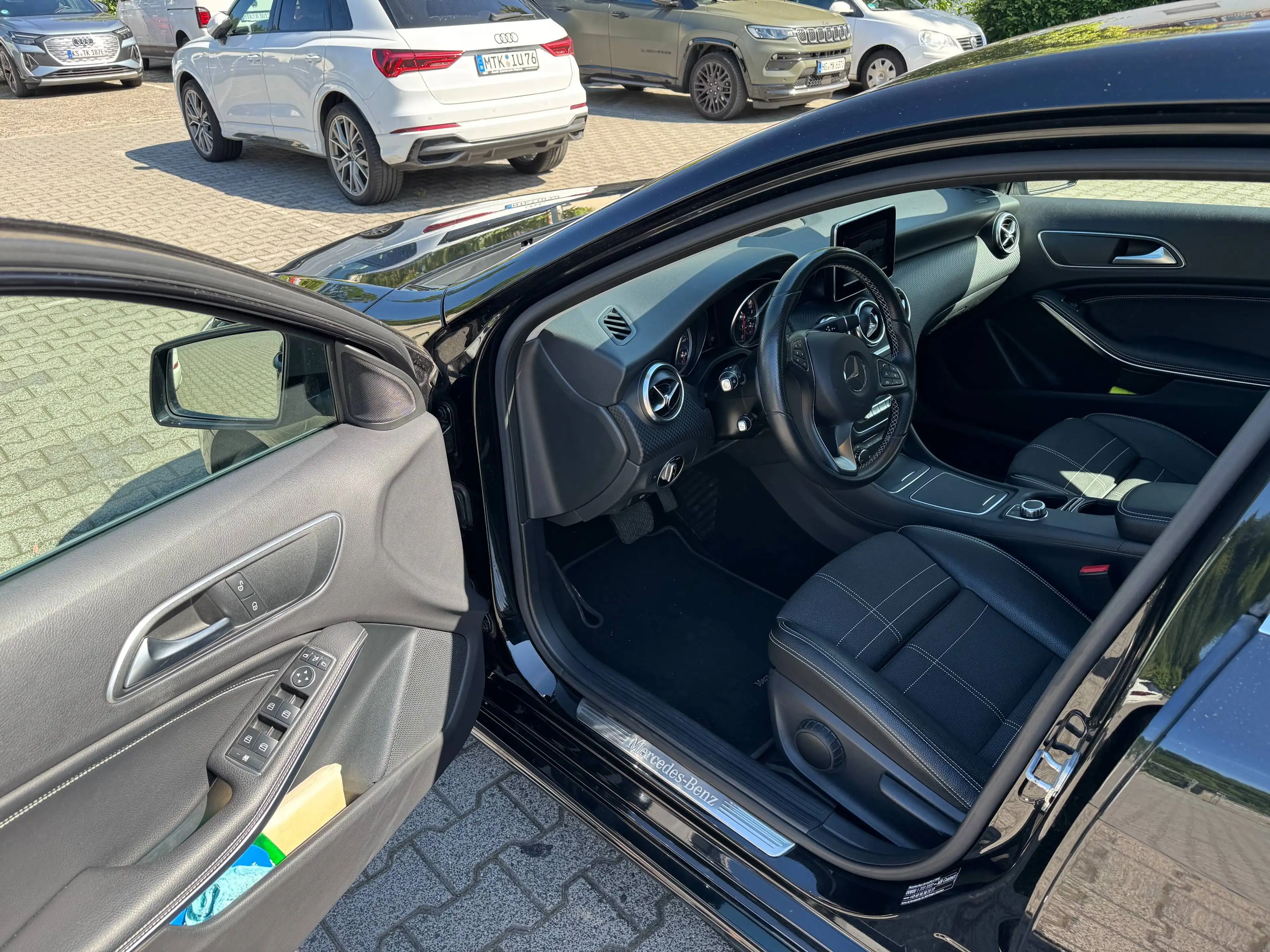 Mercedes-Benz A 220 Sport 4Matic Scheckheft u-frei Standheizung AHK SHZ Navi PDC Top Zustand 2.Hd — photo 13