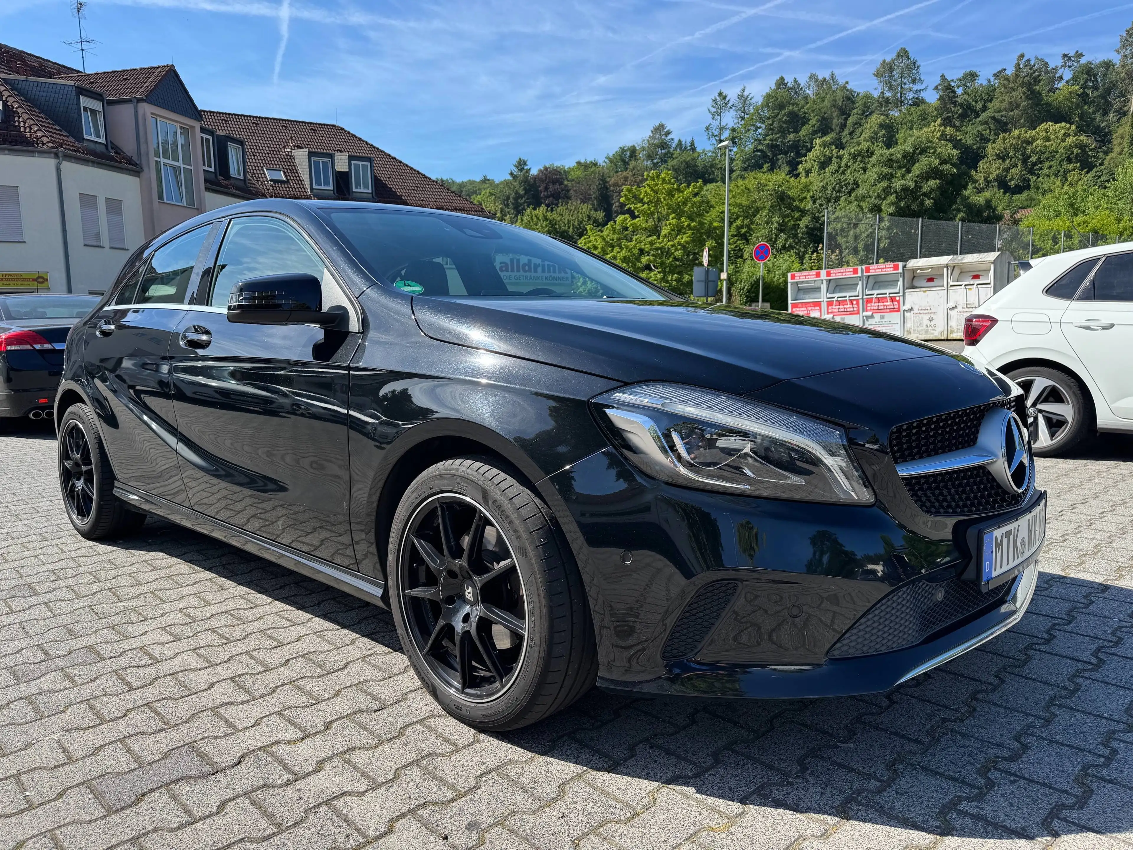 Mercedes-Benz A 220 Sport 4Matic Scheckheft u-frei Standheizung AHK SHZ Navi PDC Top Zustand 2.Hd — photo 4
