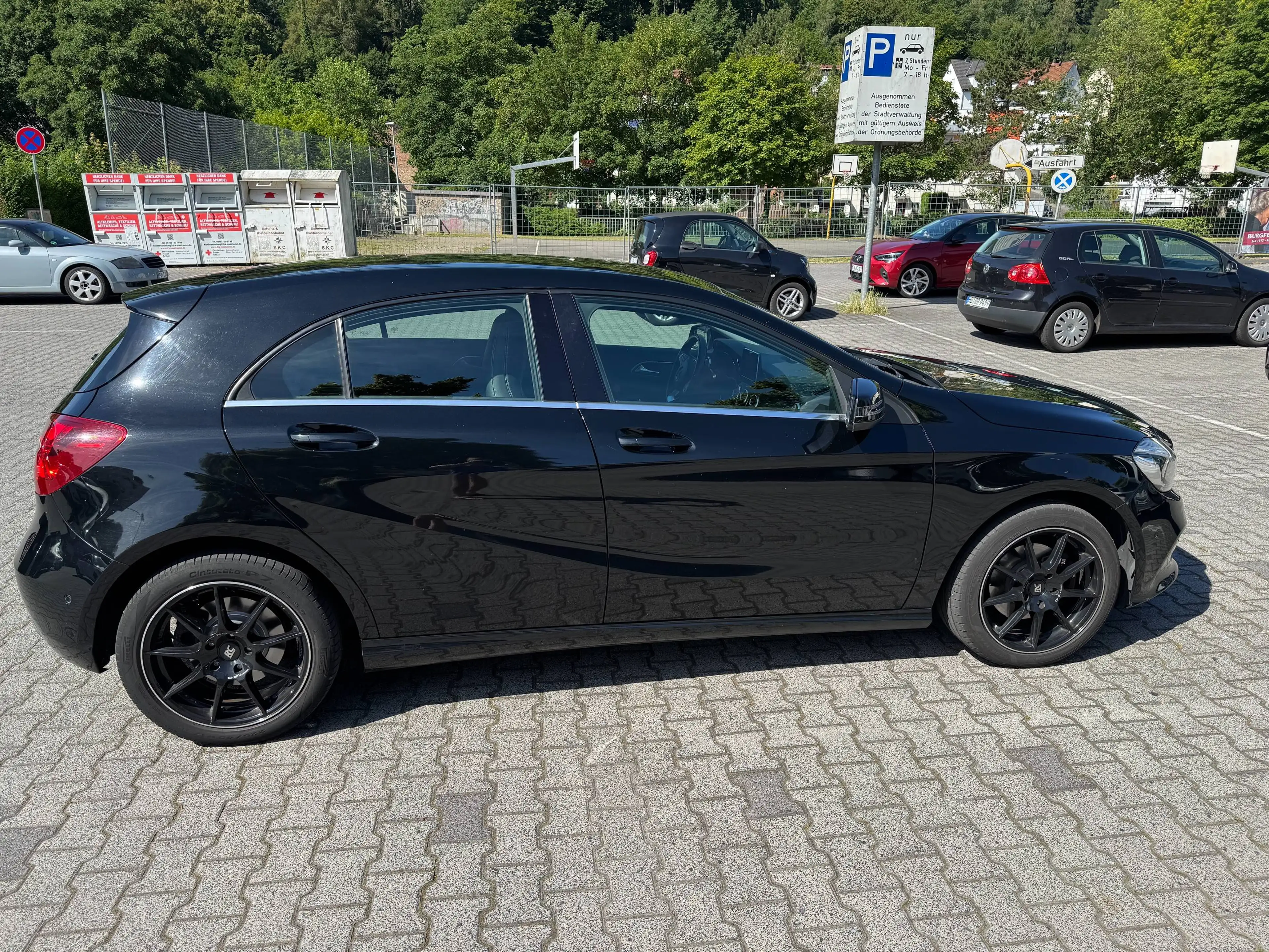 Mercedes-Benz A 220 Sport 4Matic Scheckheft u-frei Standheizung AHK SHZ Navi PDC Top Zustand 2.Hd — photo 3