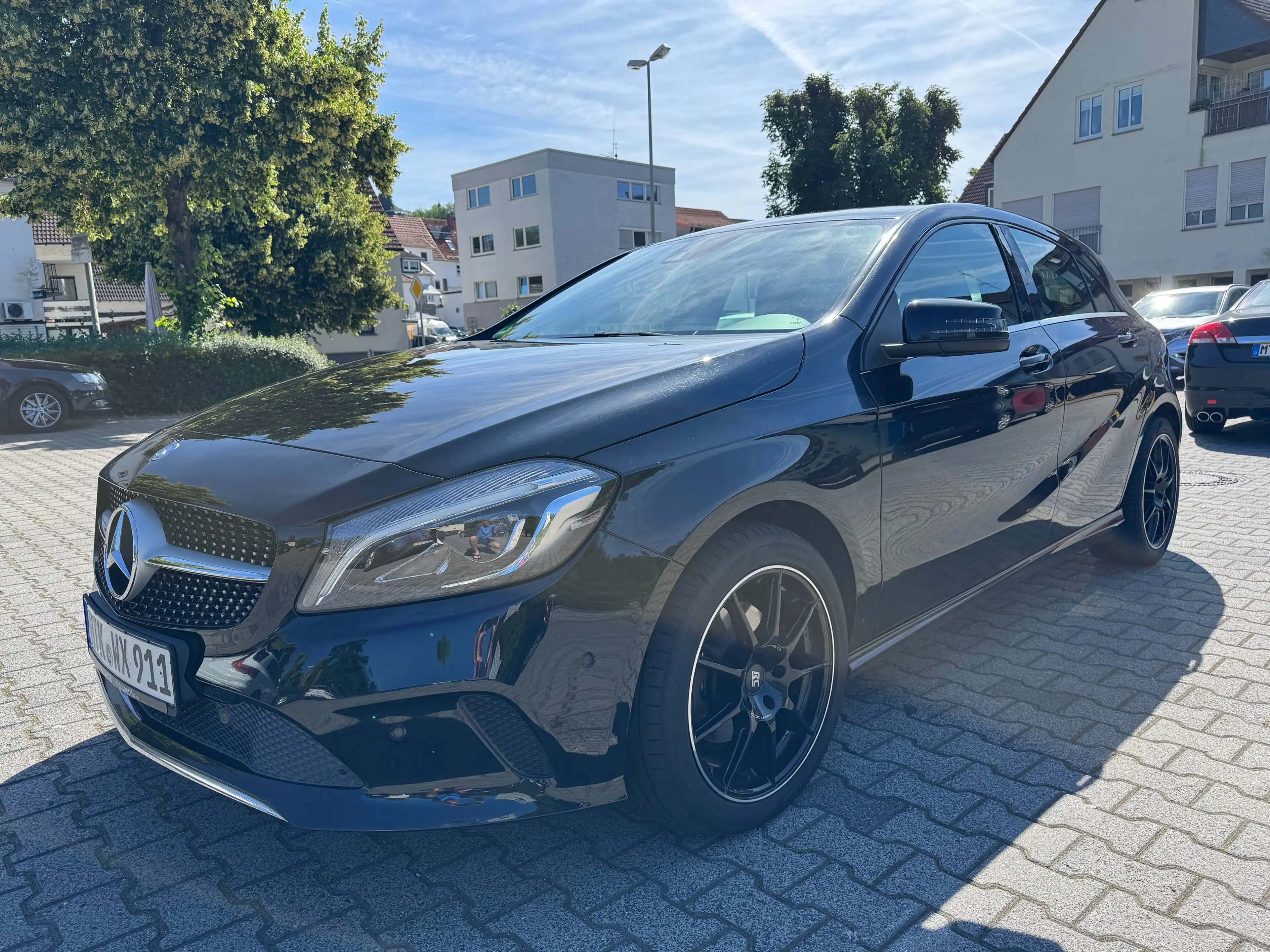 Mercedes-Benz A 220 Sport 4Matic Scheckheft u-frei Standheizung AHK SHZ Navi PDC Top Zustand 2.Hd — photo 6