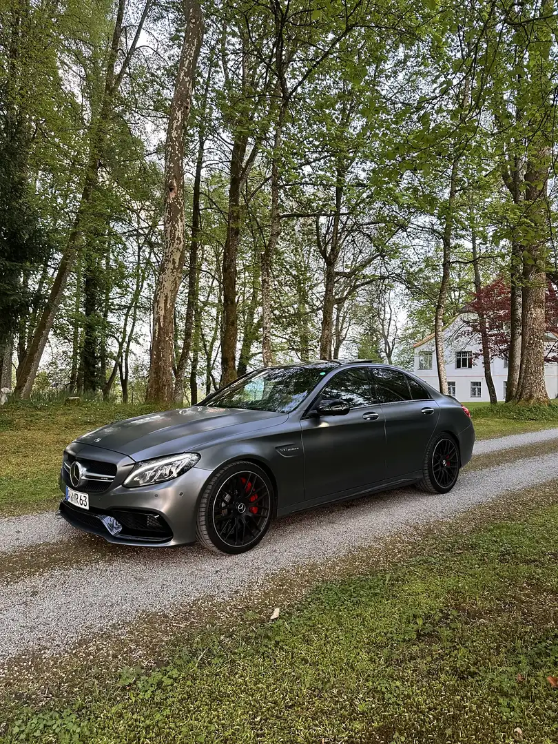 Mercedes-Benz C 63 AMG - 1