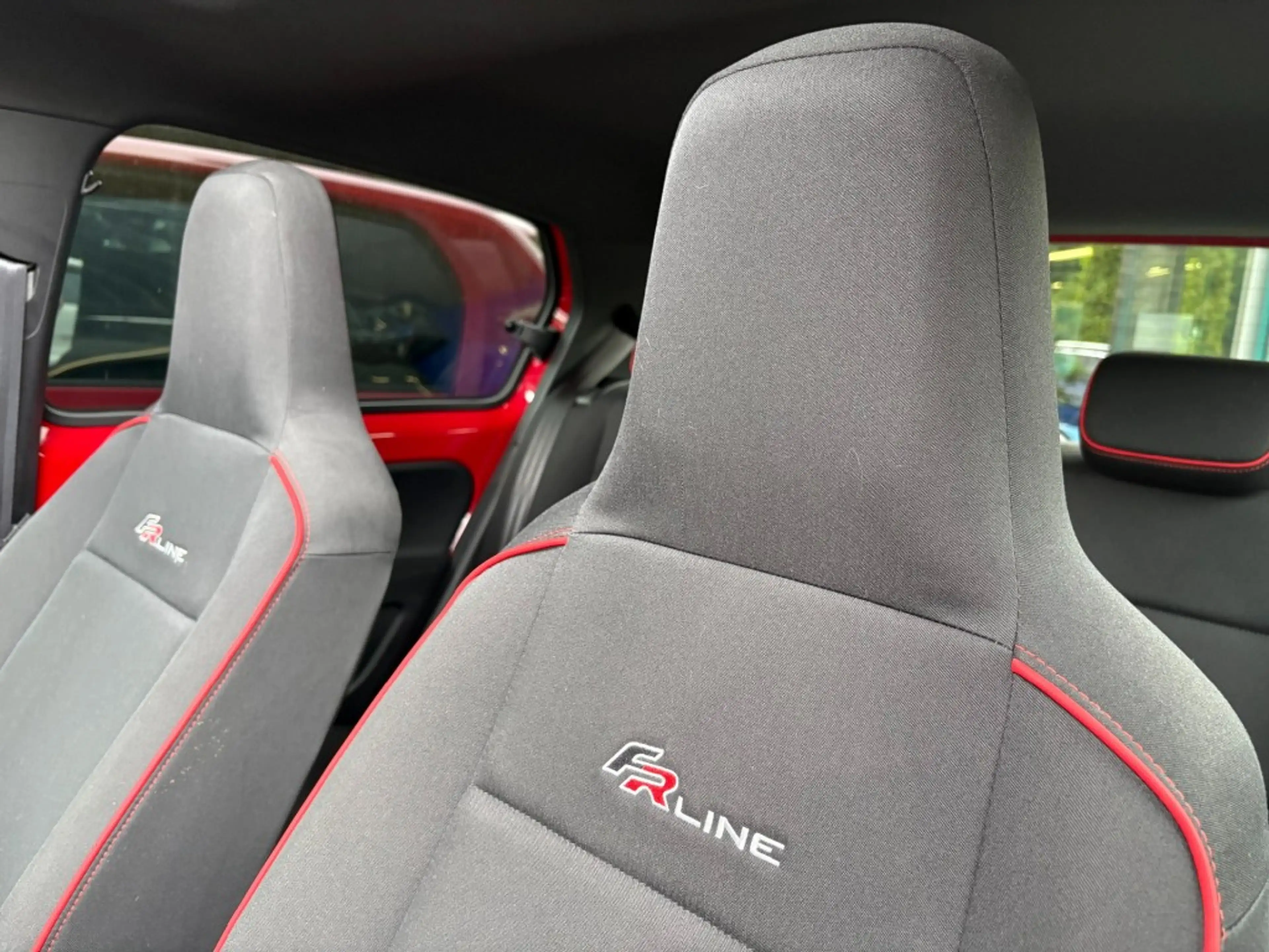 SEAT Mii 1.0 FR-LINE Panorama, Cruise, 16Inch, Beats Audio — photo 8