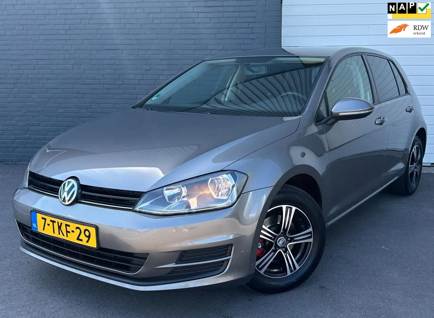 Volkswagen Golf 1.2 TSI Trendline AIRCO/LMV/5DEURS/ORGNL Gris - 1