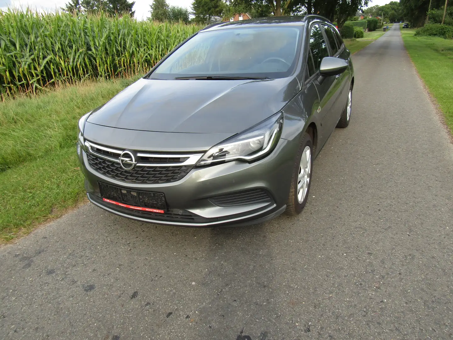 Opel Astra Edition Grau - 1